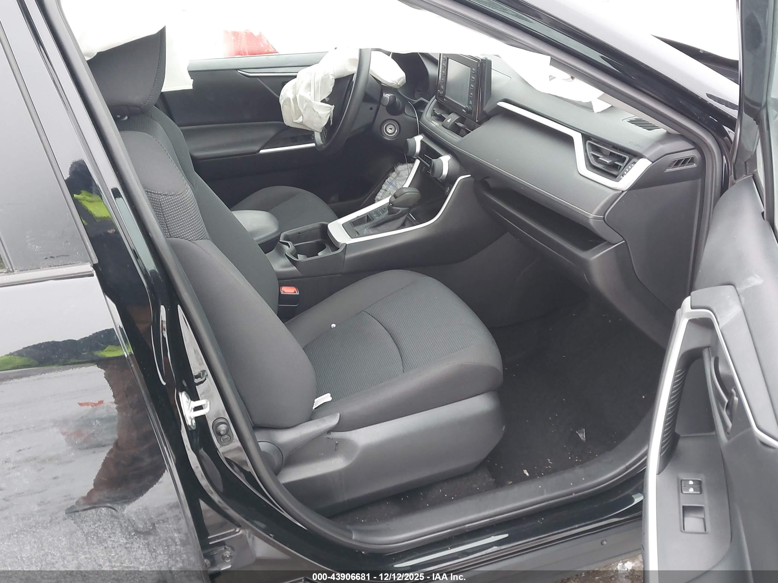 TOYOTA RAV4 image 5