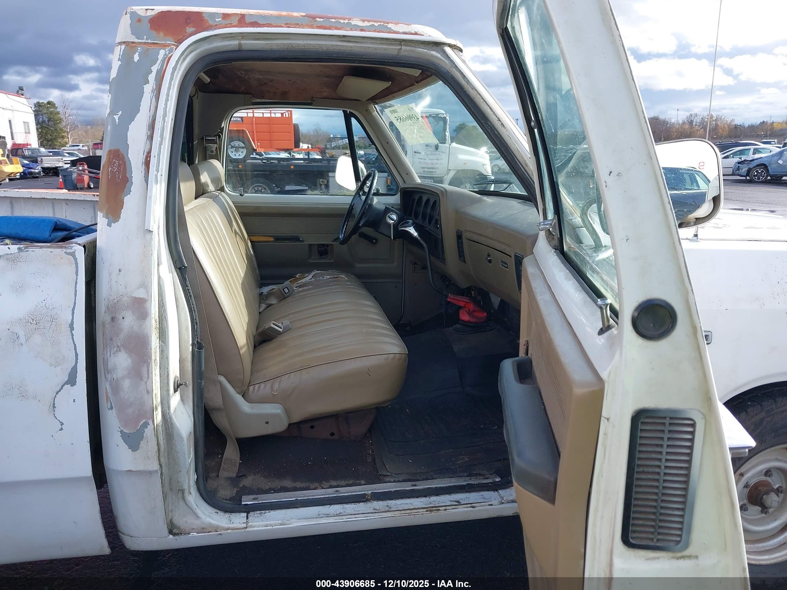 DODGE D-SERIES image 5