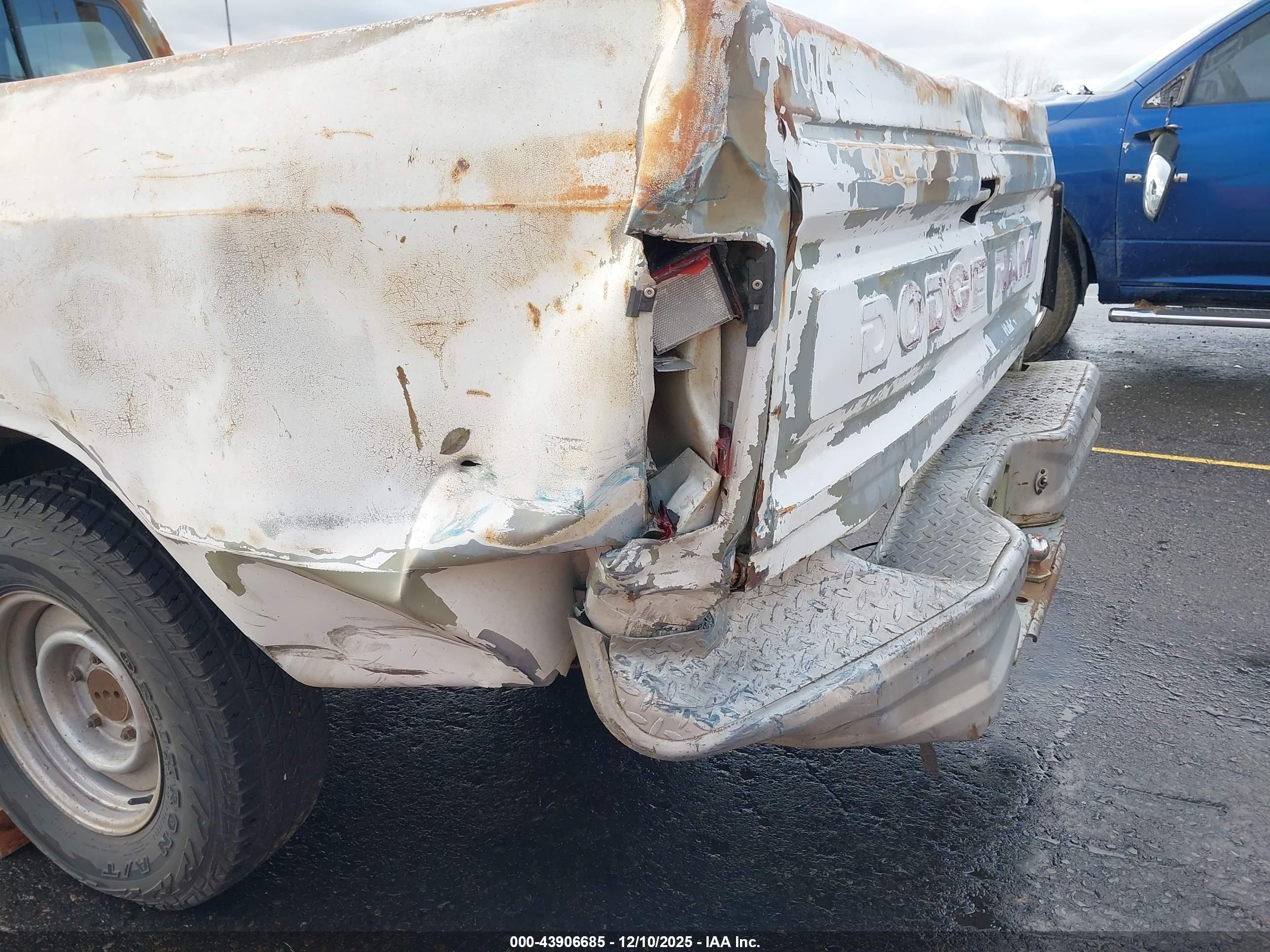DODGE D-SERIES image 6