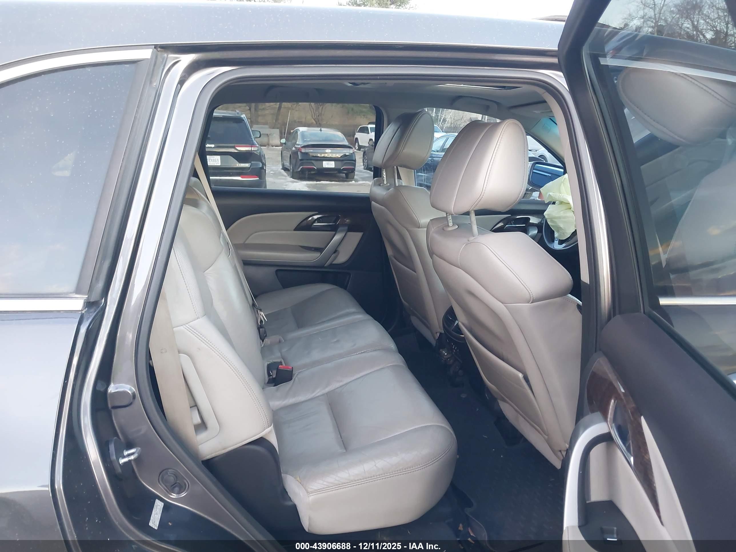 ACURA MDX image 8