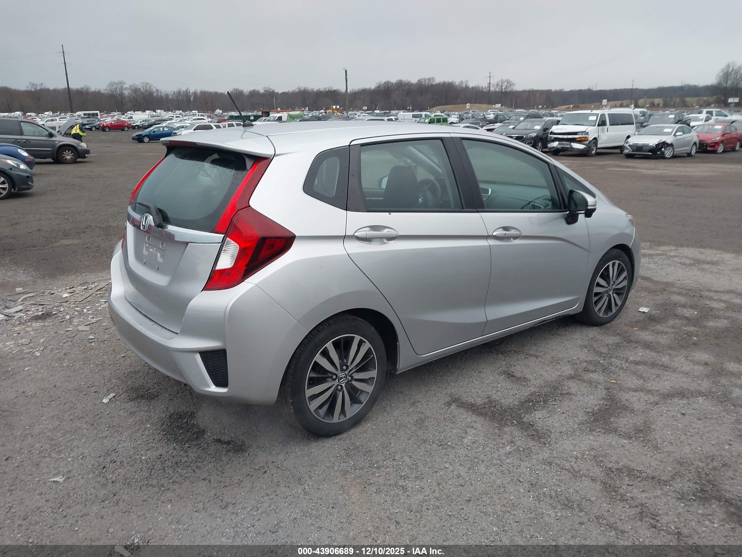 HONDA FIT image 4