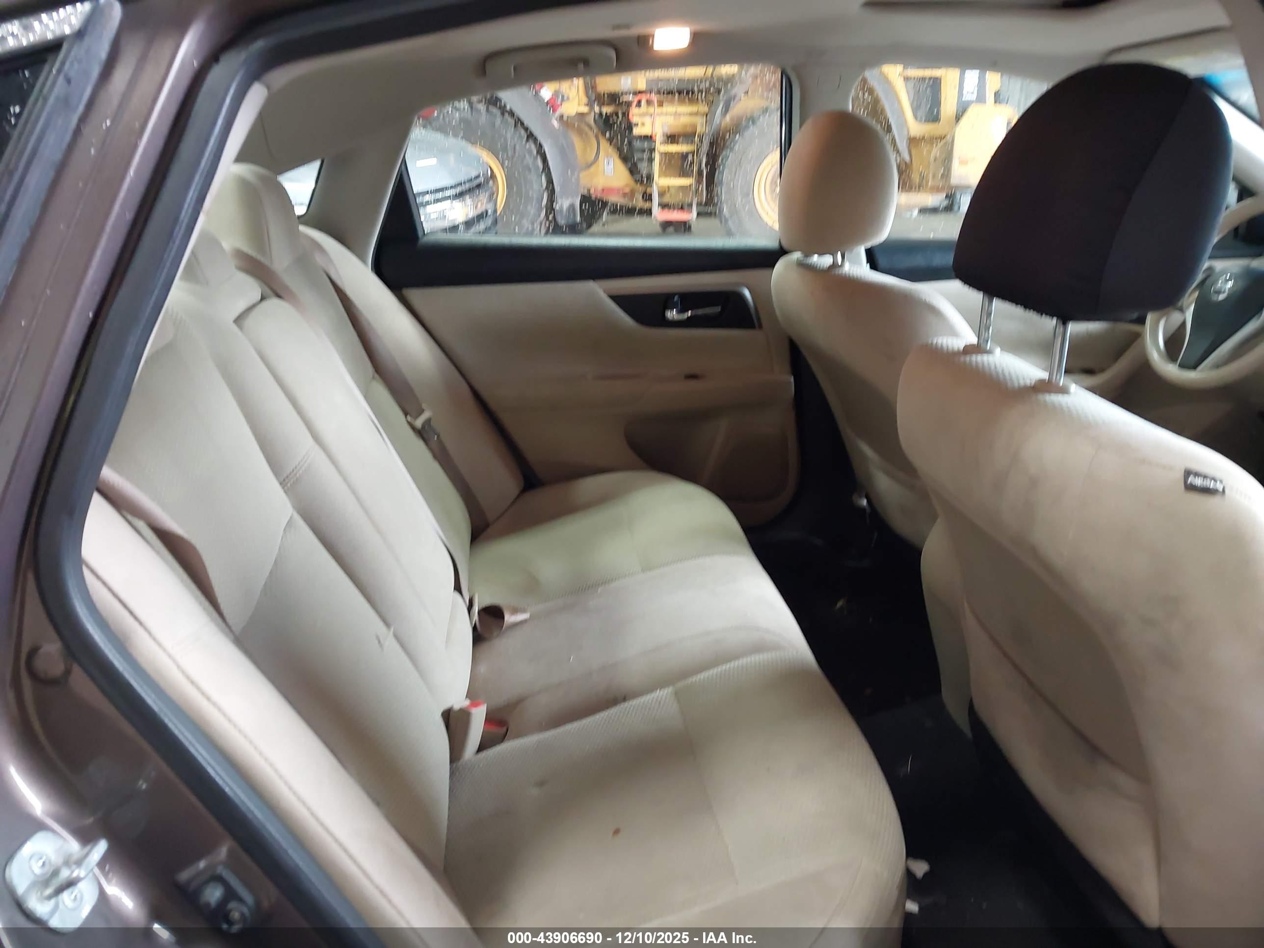 NISSAN ALTIMA image 8