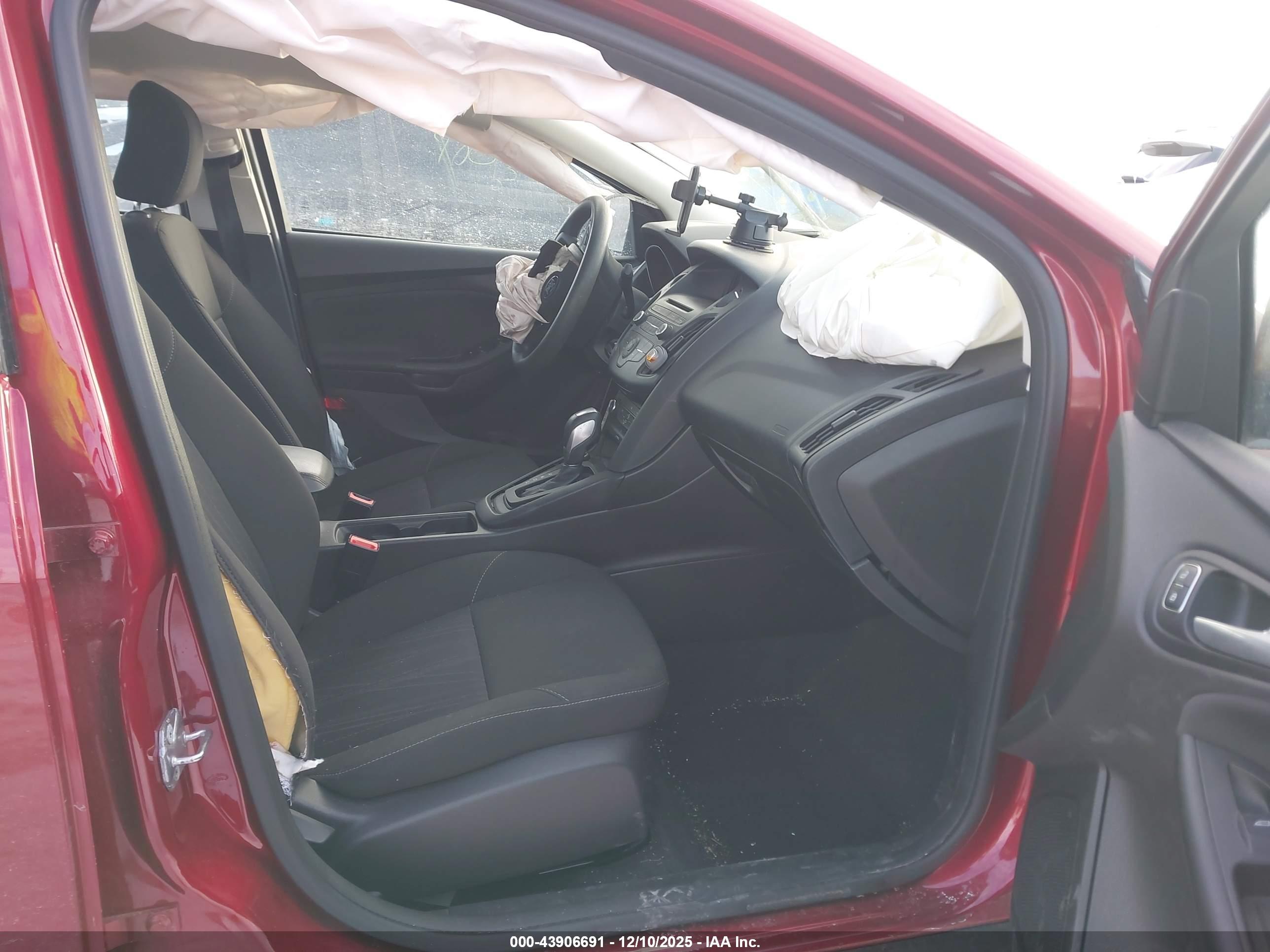 FORD FOCUS image 5