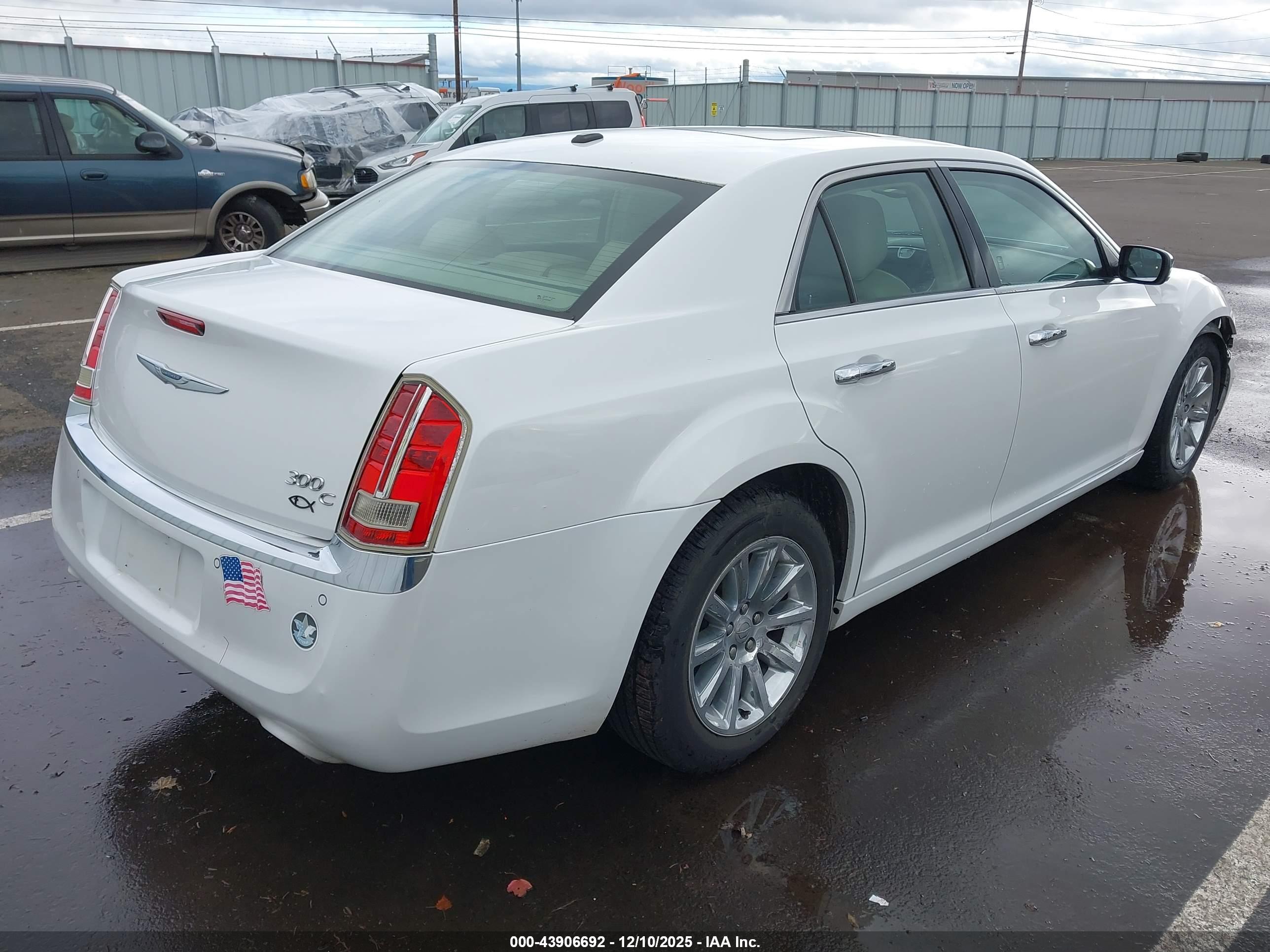 CHRYSLER 300C image 4