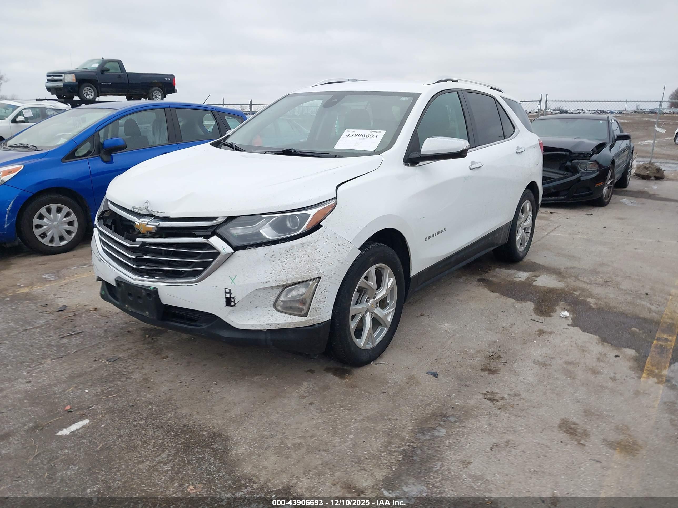 CHEVROLET EQUINOX image 2