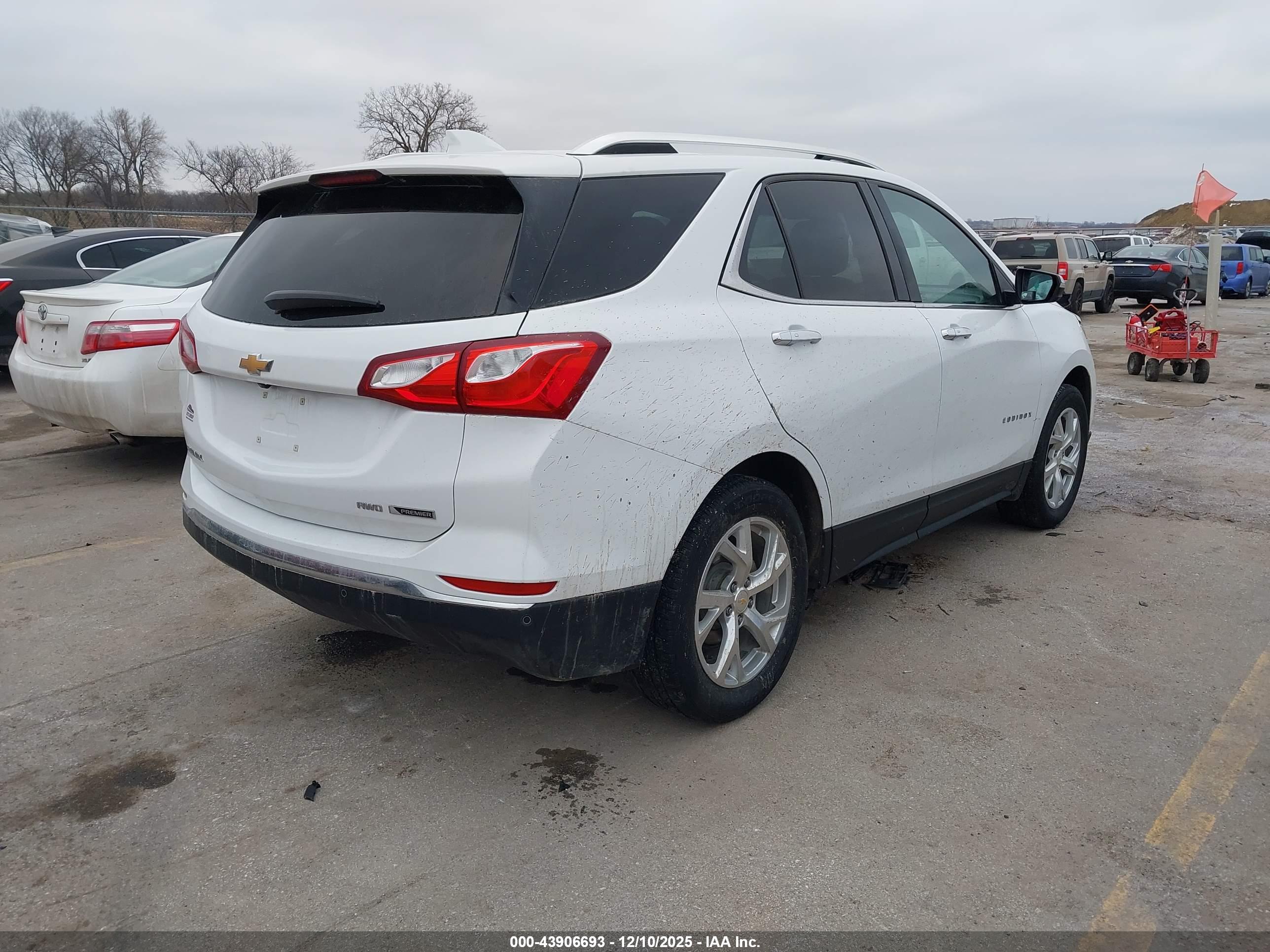 CHEVROLET EQUINOX image 4