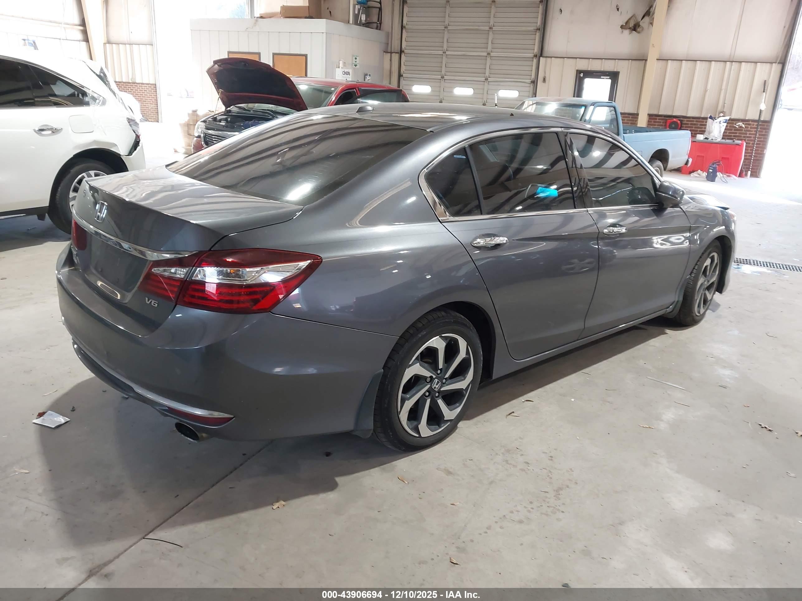 HONDA ACCORD image 4