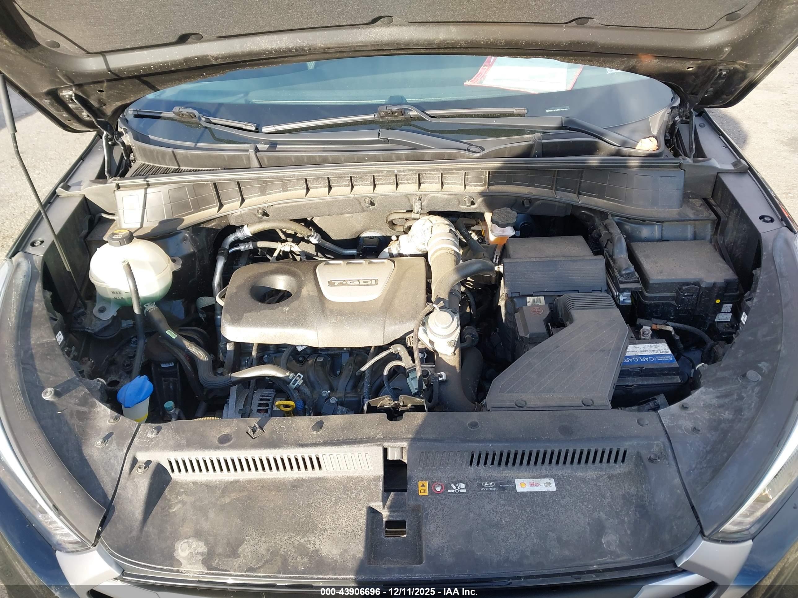 HYUNDAI TUCSON image 10