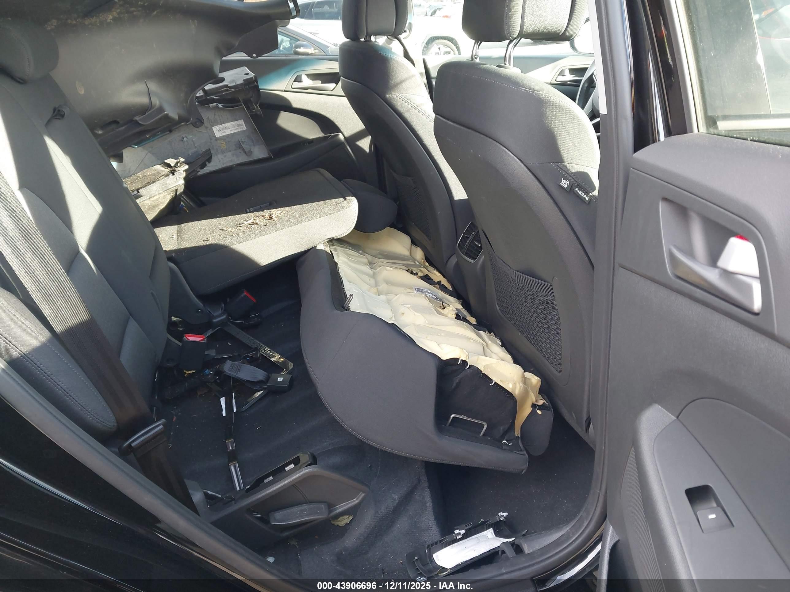 HYUNDAI TUCSON image 8