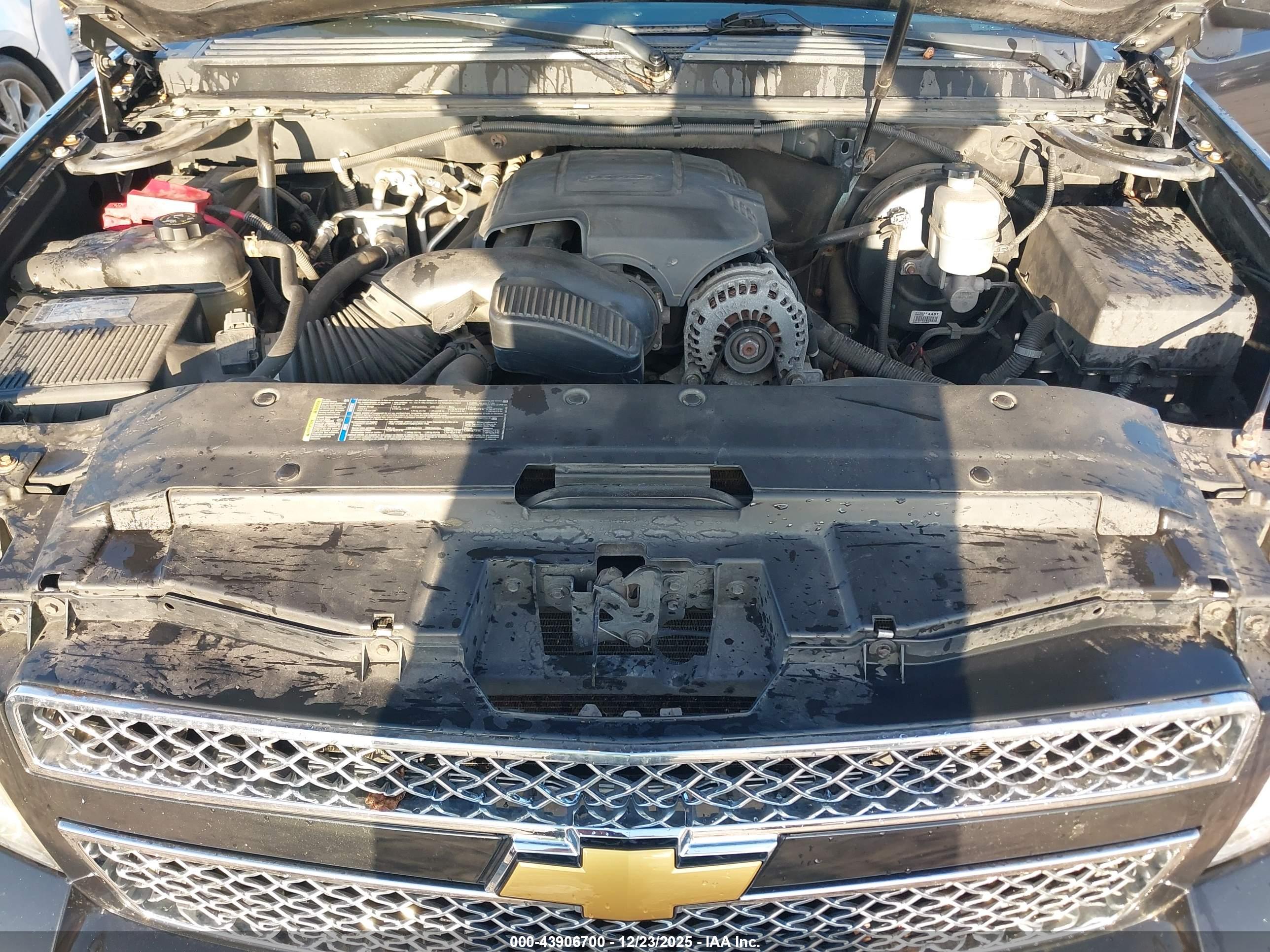CHEVROLET TAHOE image 10