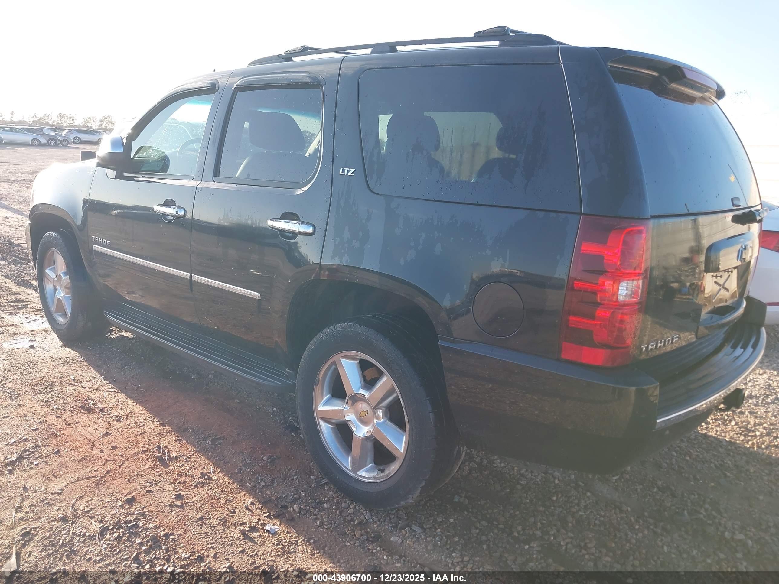 CHEVROLET TAHOE image 3