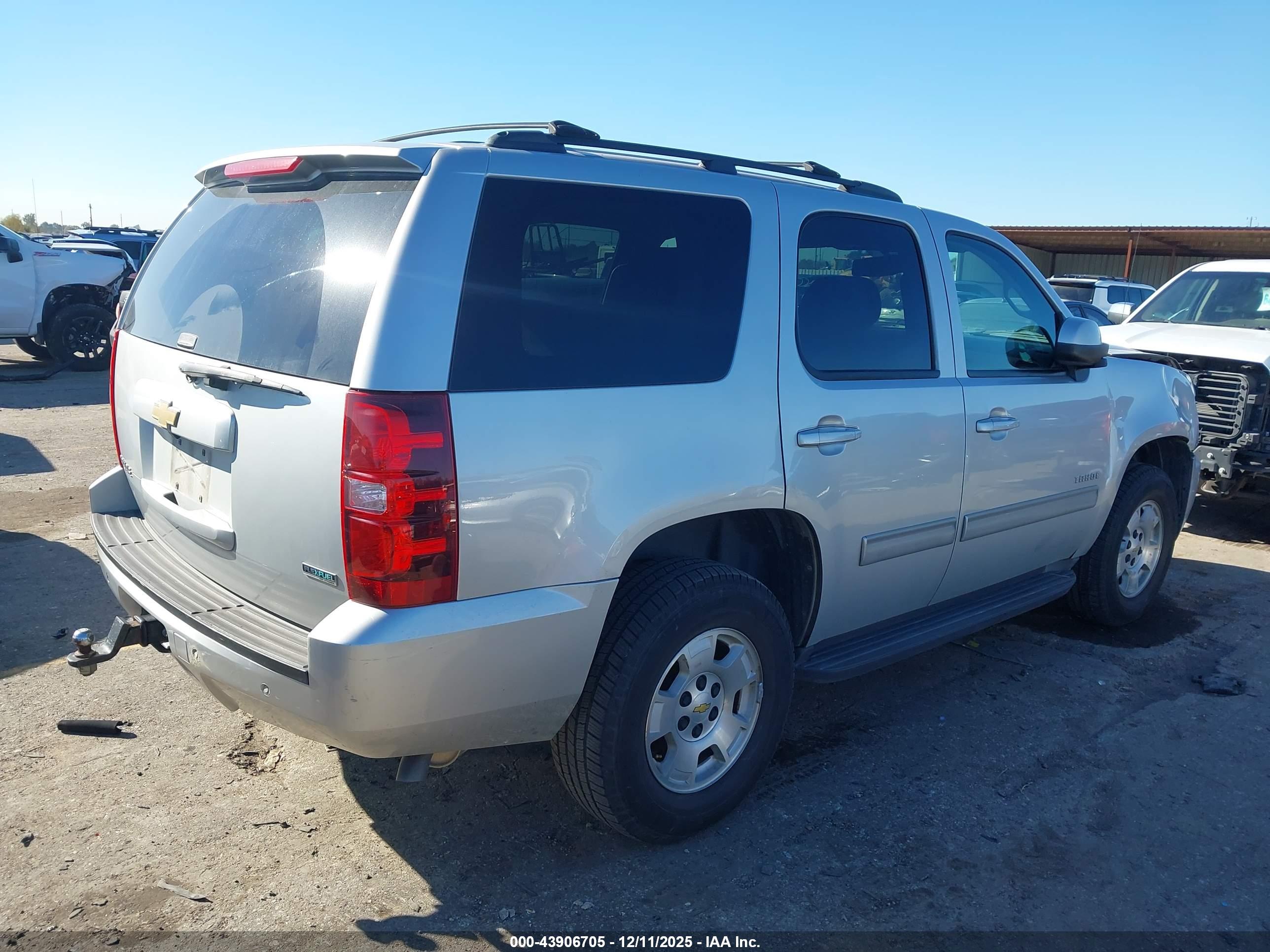 CHEVROLET TAHOE image 4