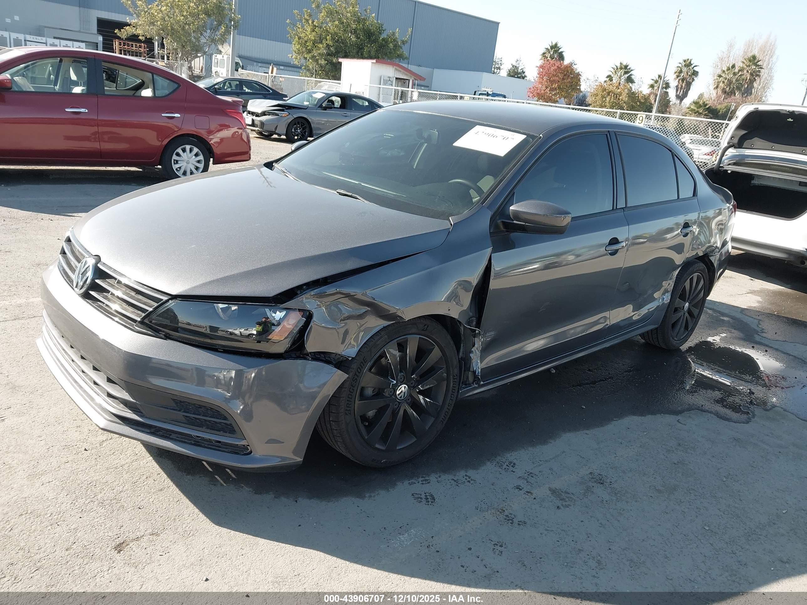 VOLKSWAGEN JETTA image 2