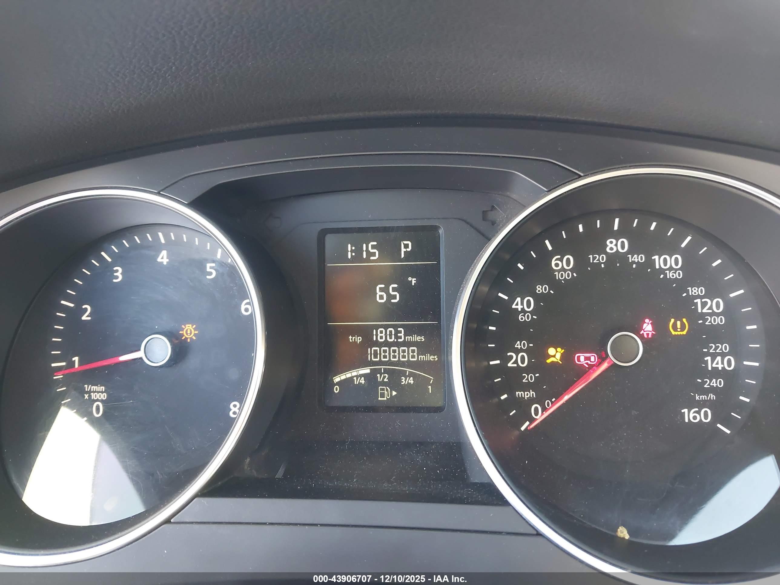 VOLKSWAGEN JETTA image 7