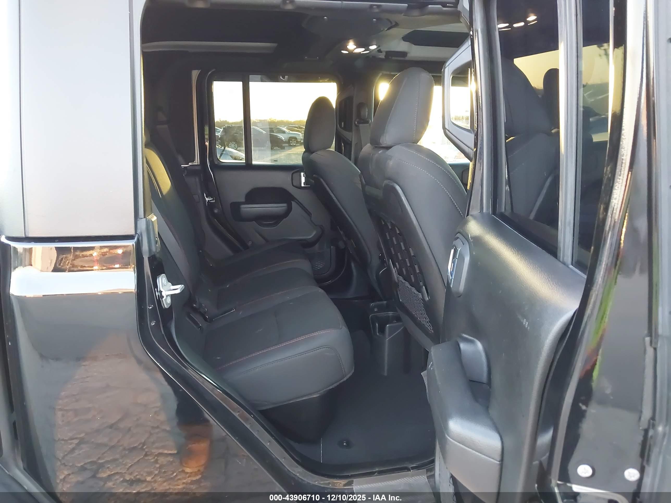 JEEP GLADIATOR image 8