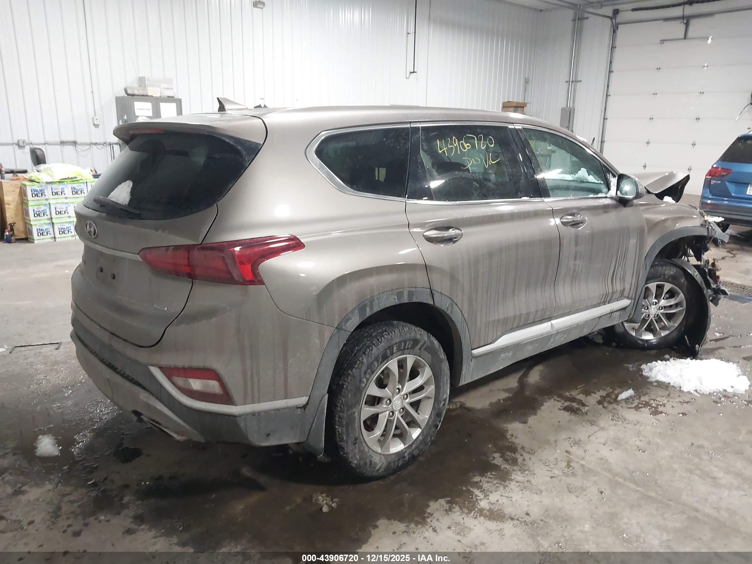 HYUNDAI SANTA image 4