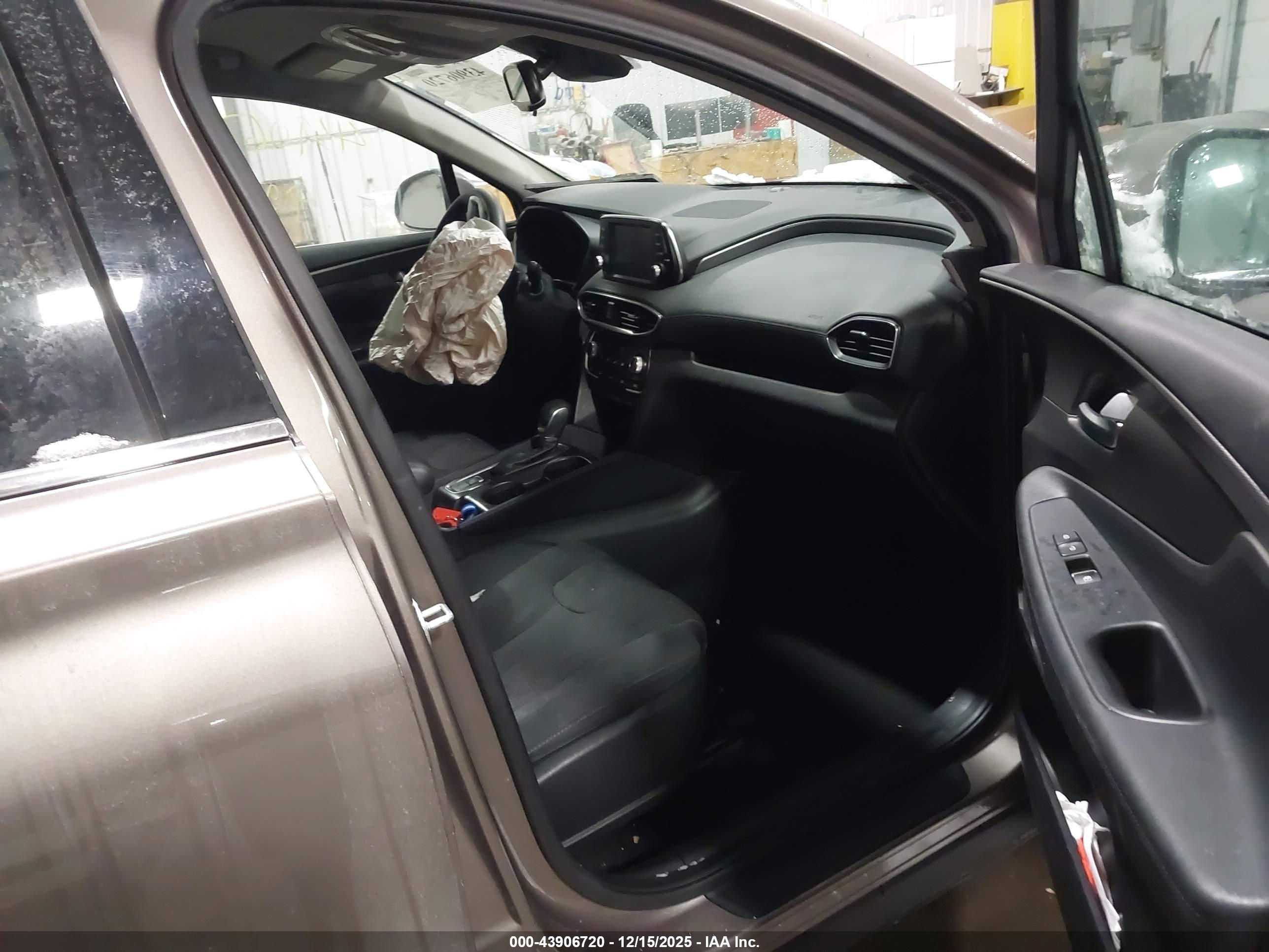 HYUNDAI SANTA image 5