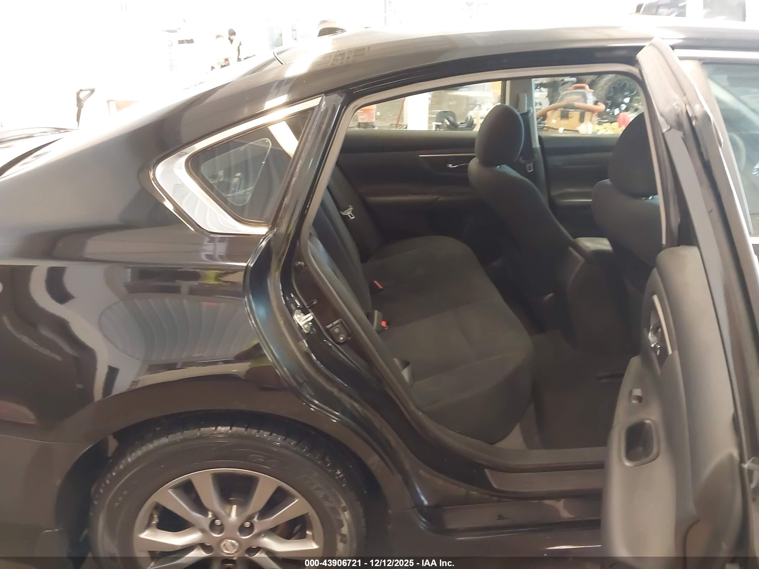 NISSAN ALTIMA image 8