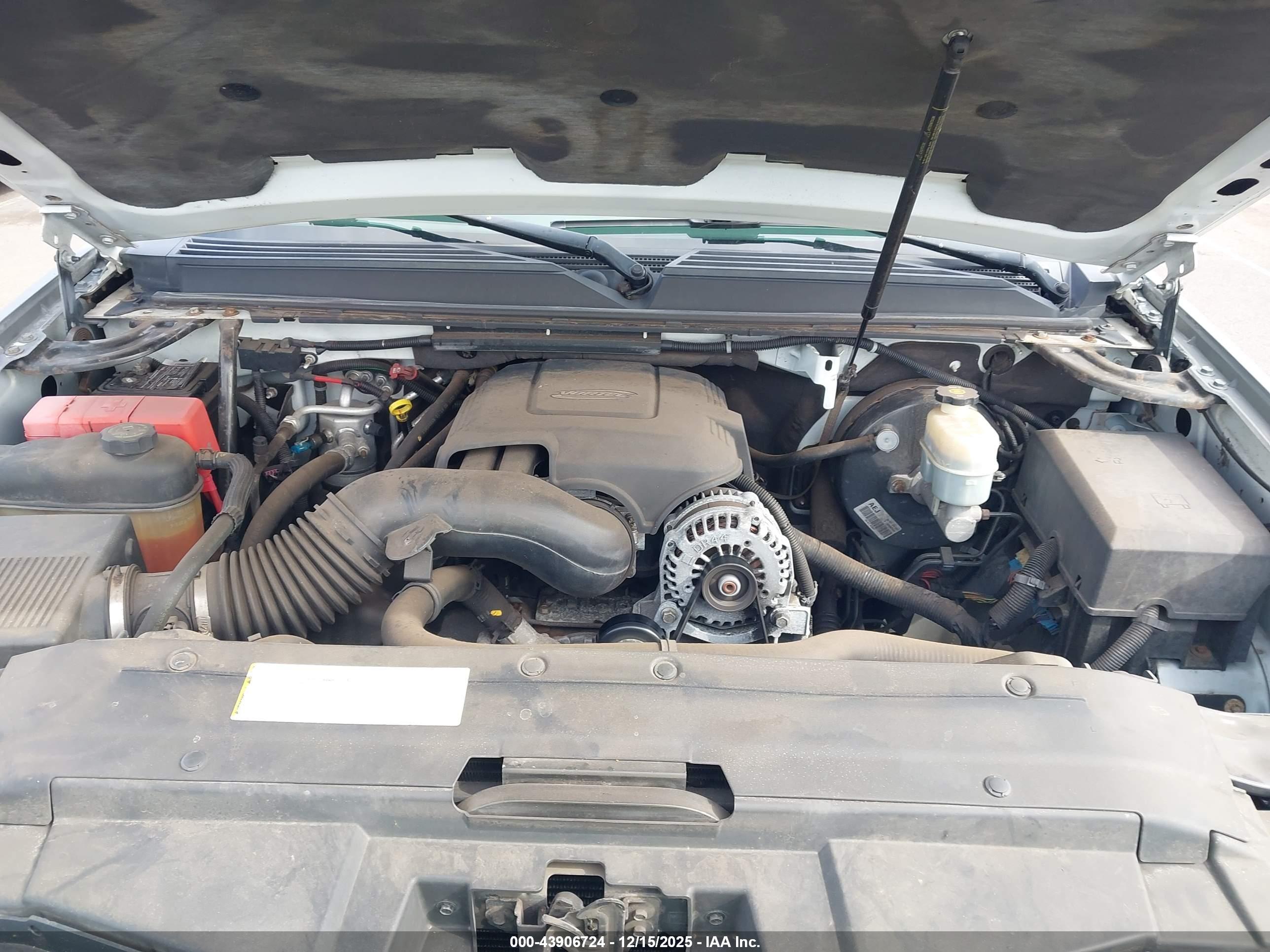CHEVROLET TAHOE image 10