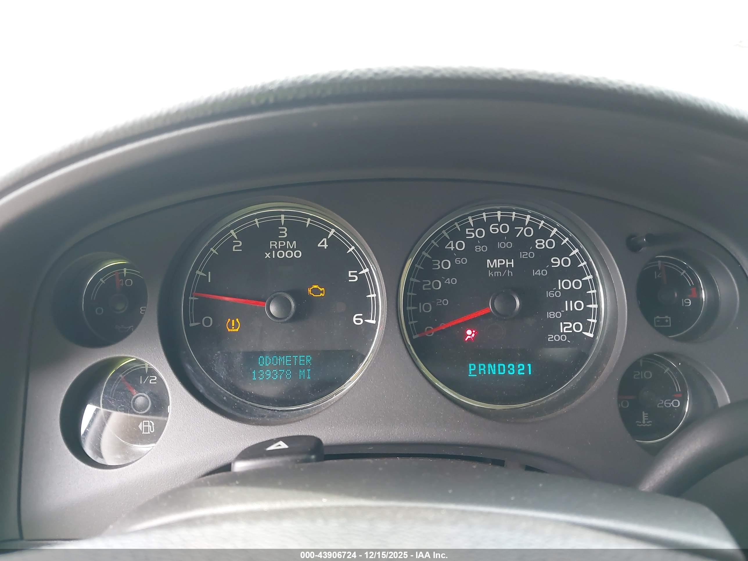 CHEVROLET TAHOE image 7