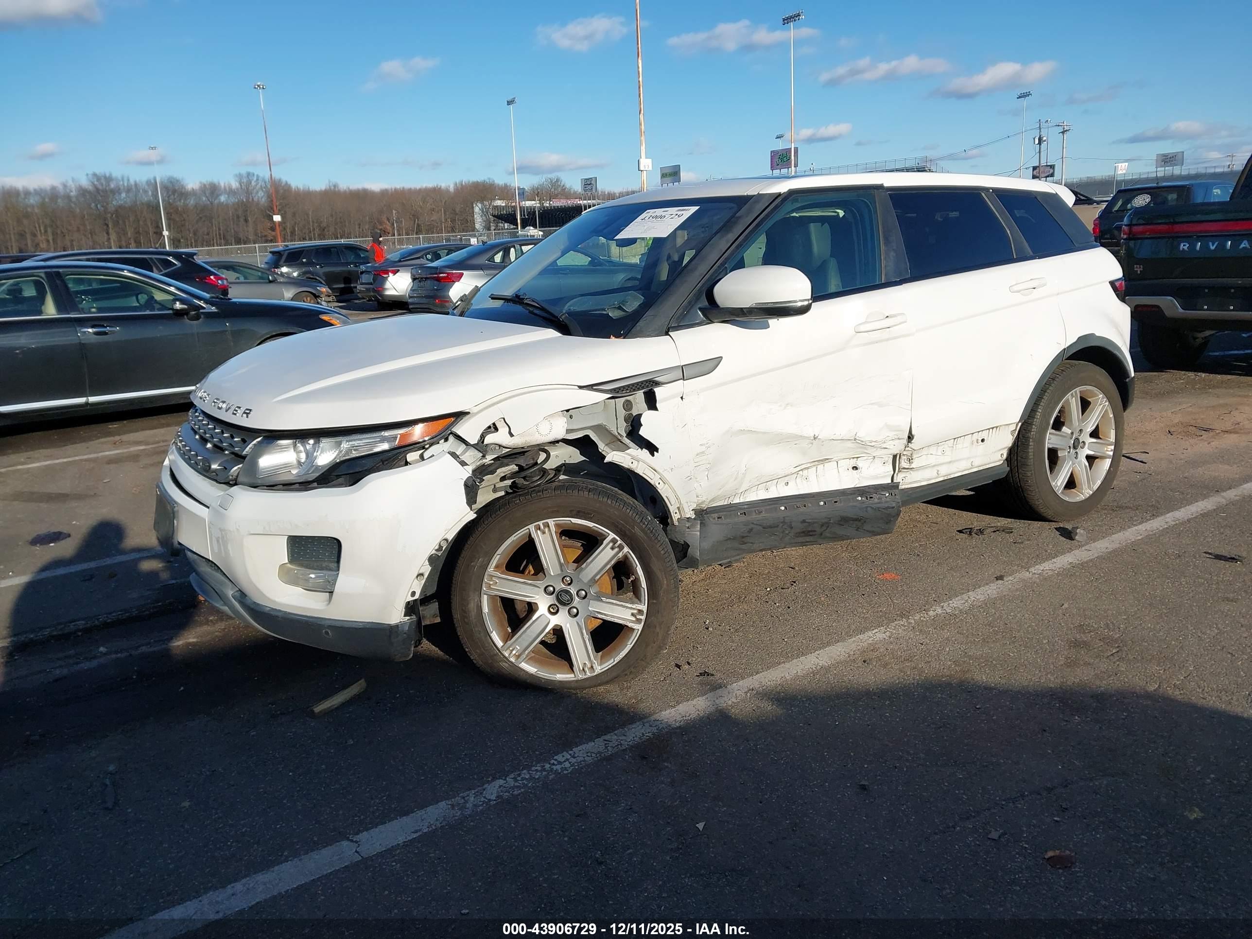 LAND ROVER image 2