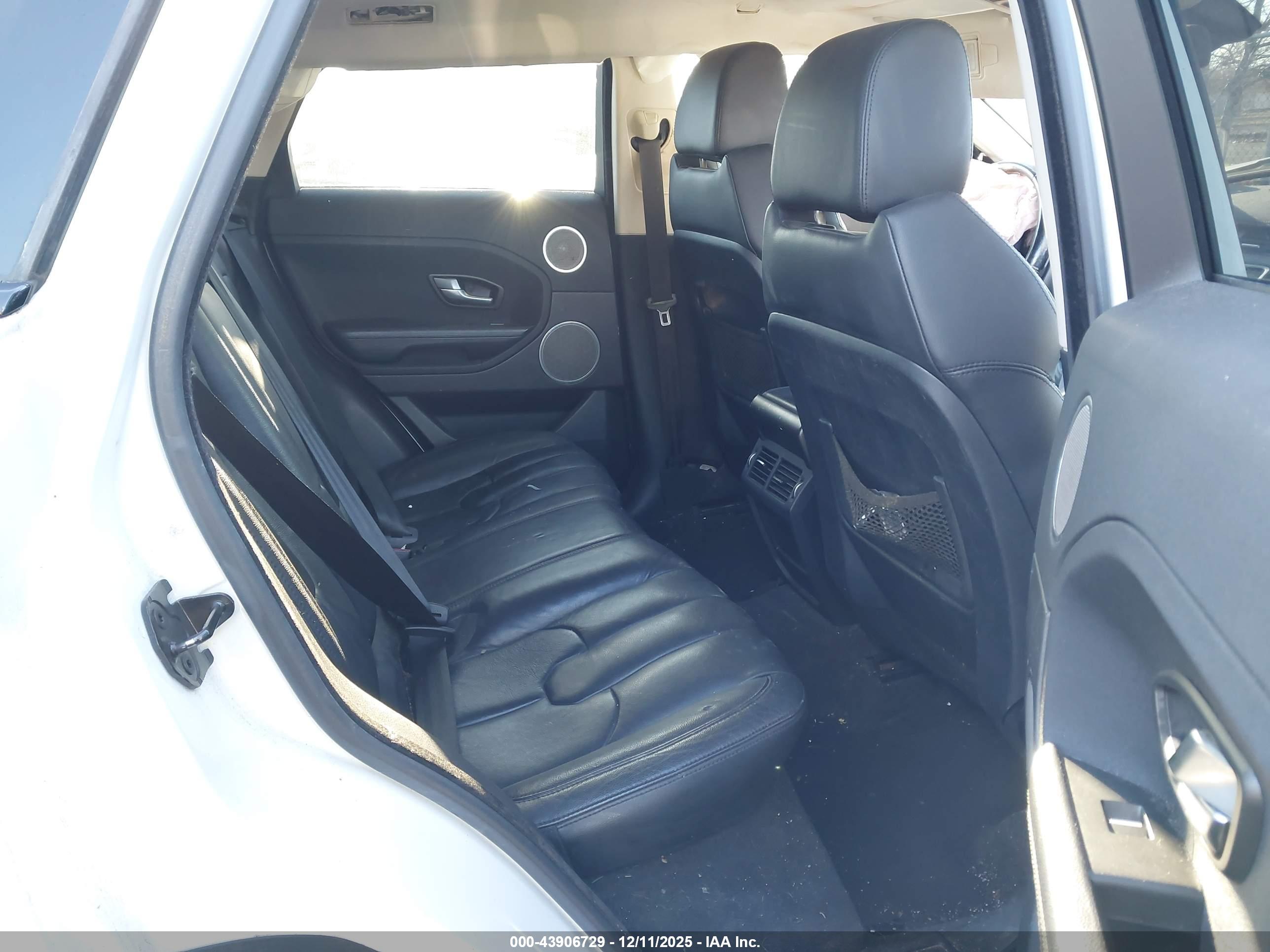 LAND ROVER image 8