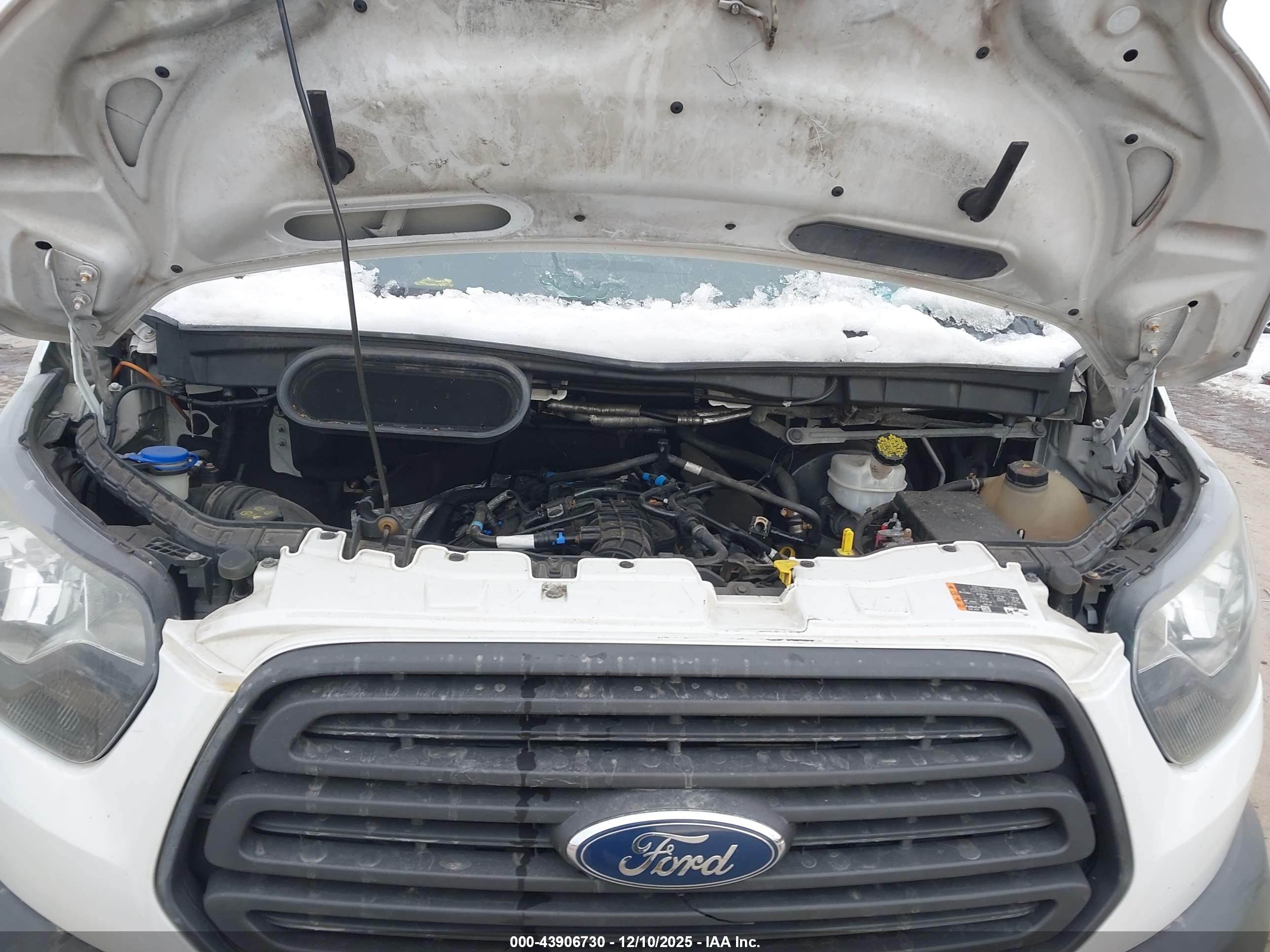 FORD TRANSIT-250 image 10
