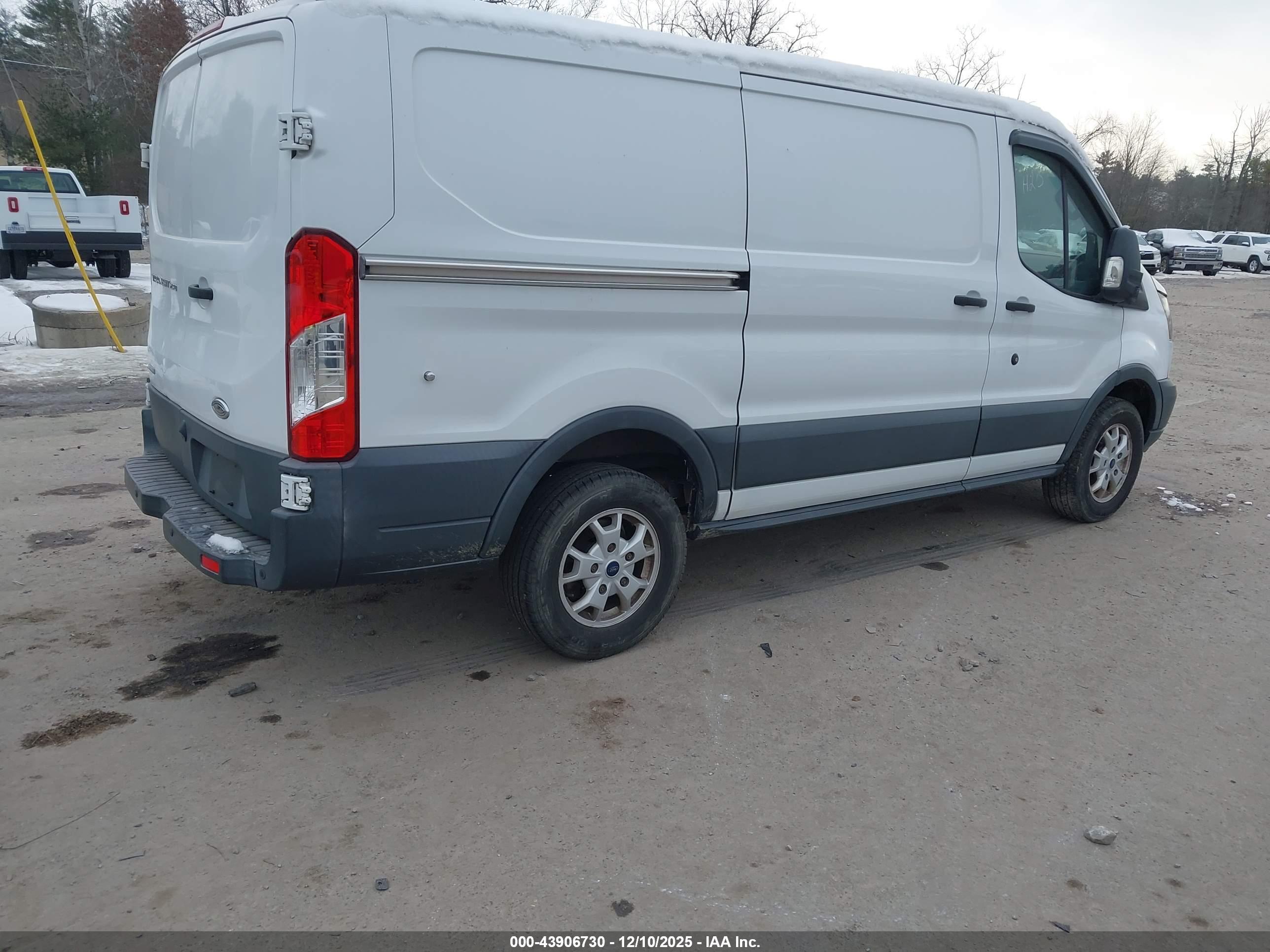 FORD TRANSIT-250 image 4