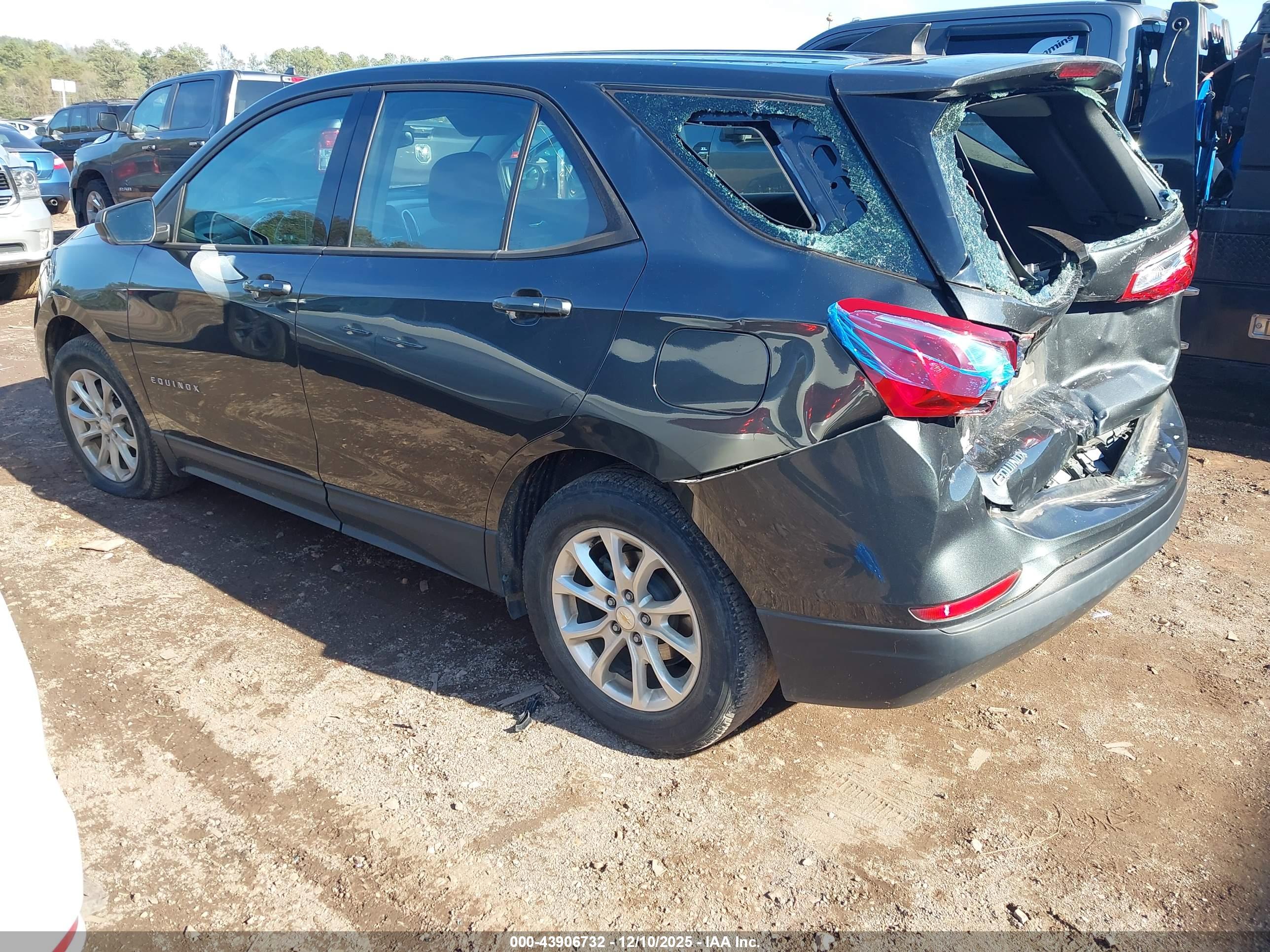 CHEVROLET EQUINOX image 3
