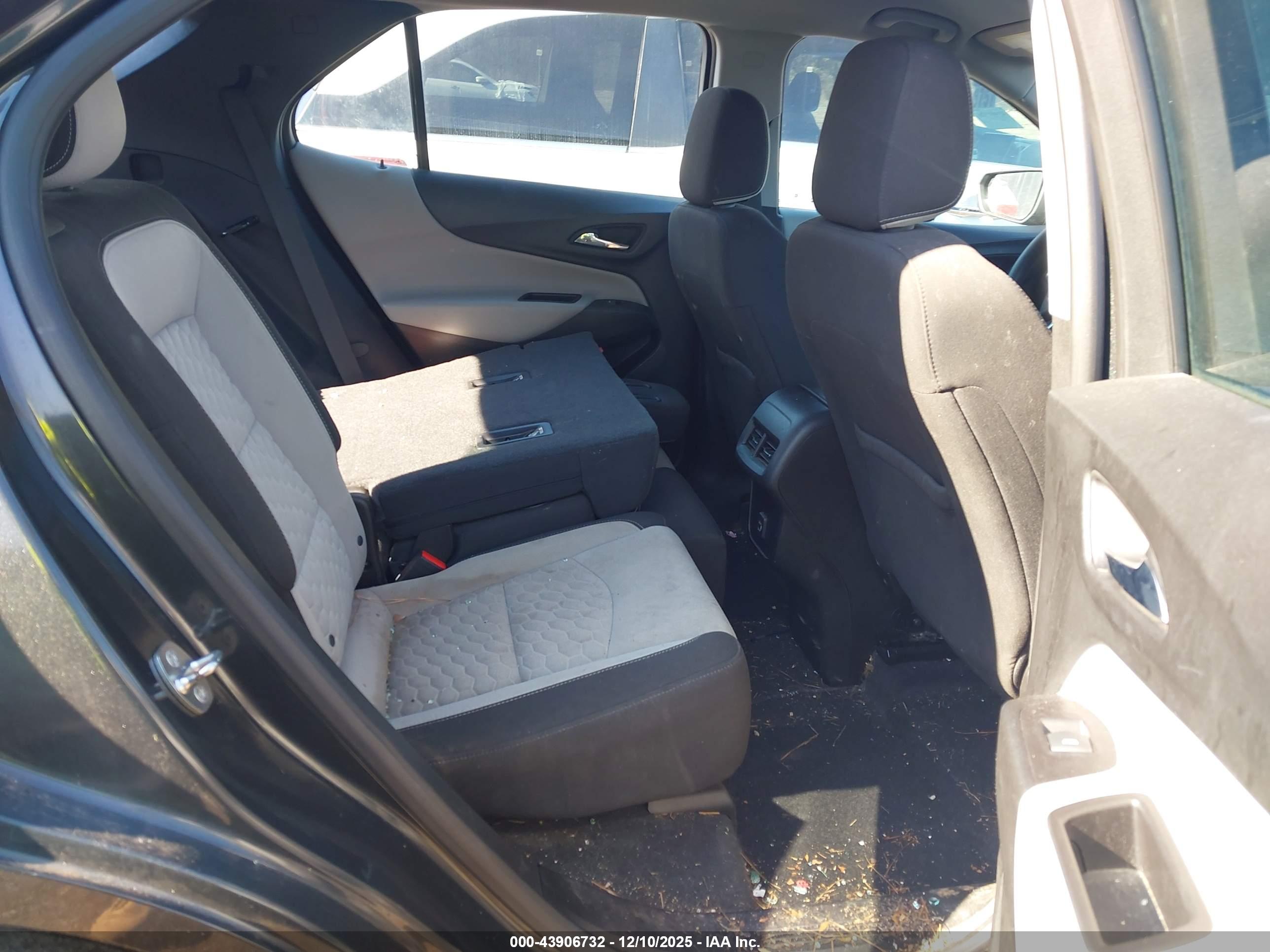 CHEVROLET EQUINOX image 8