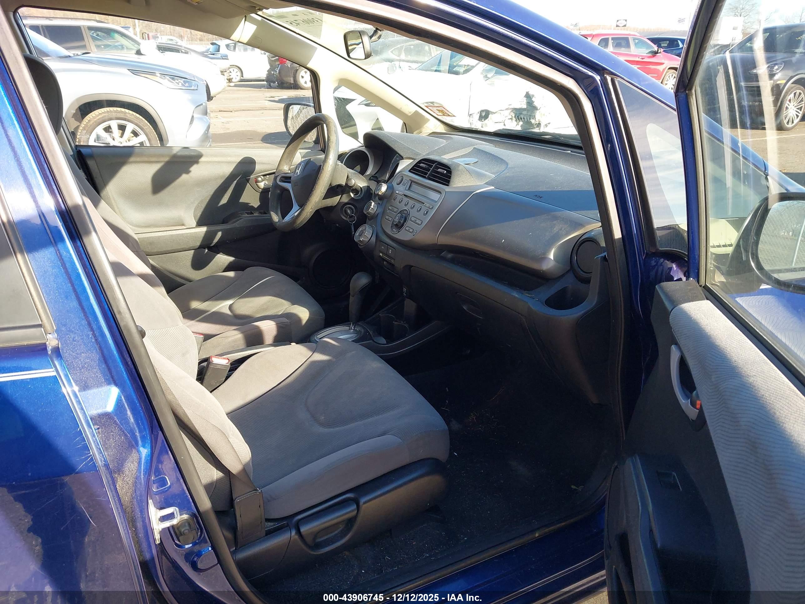 HONDA FIT image 5