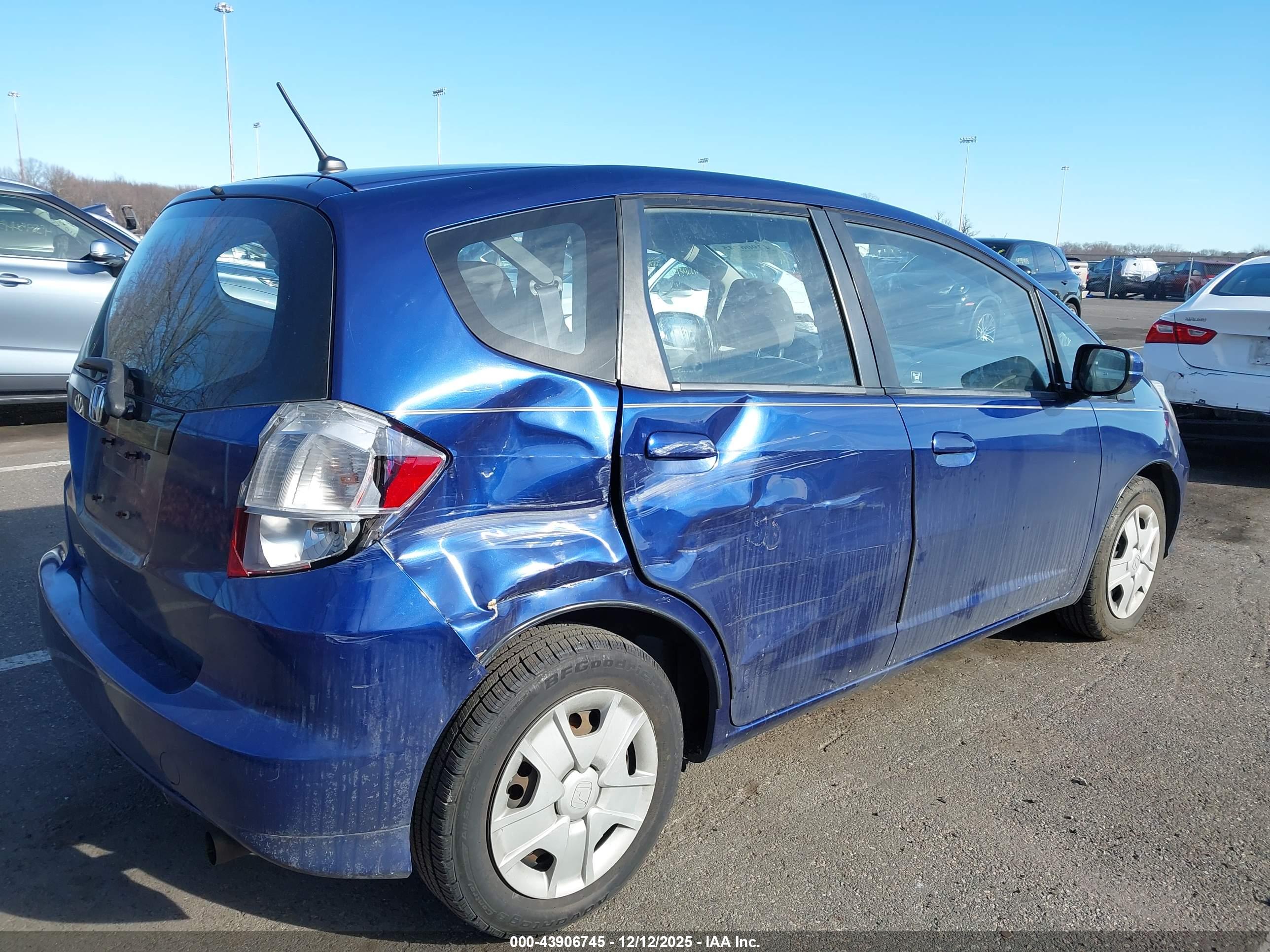 HONDA FIT image 6
