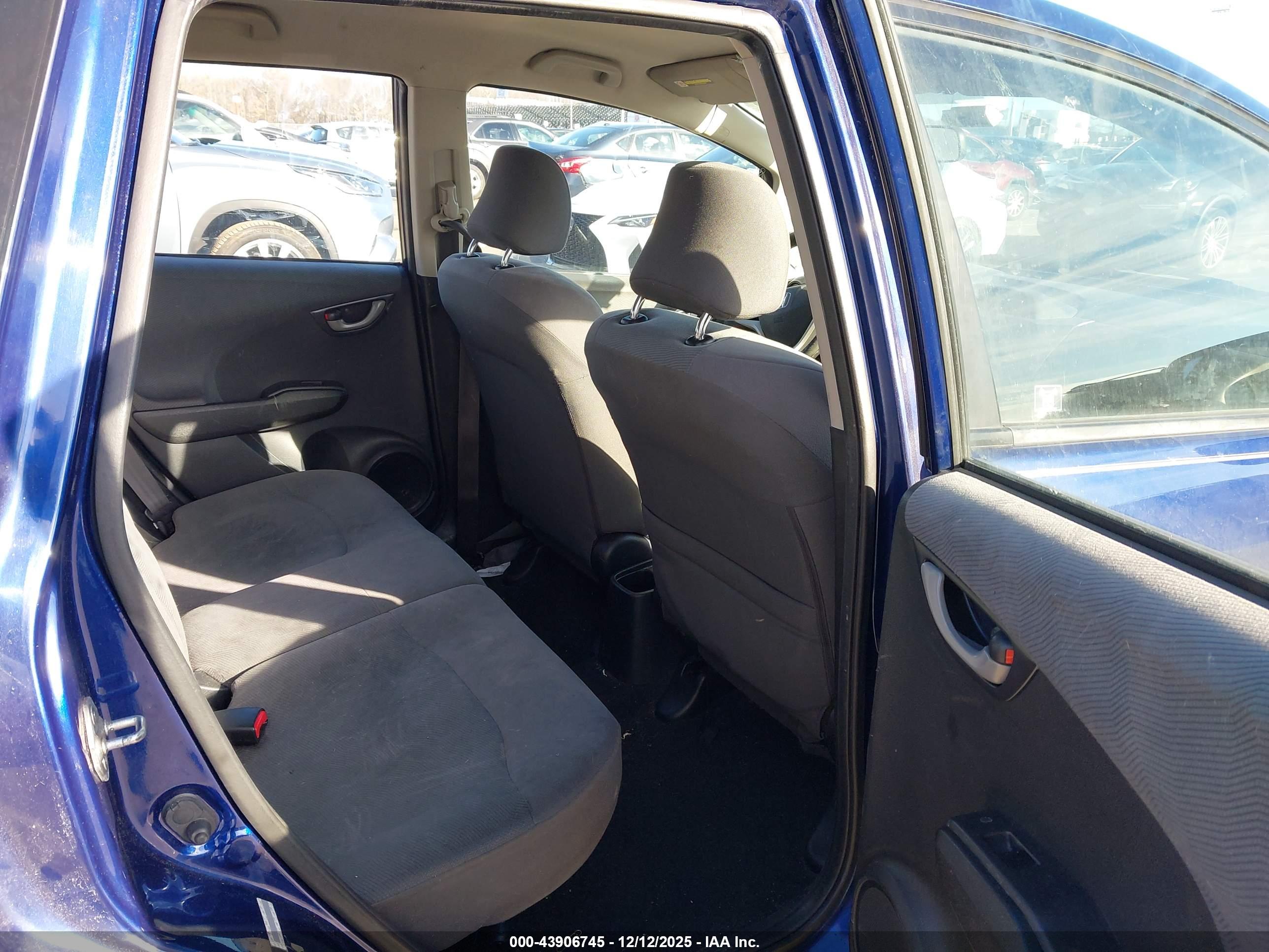 HONDA FIT image 8