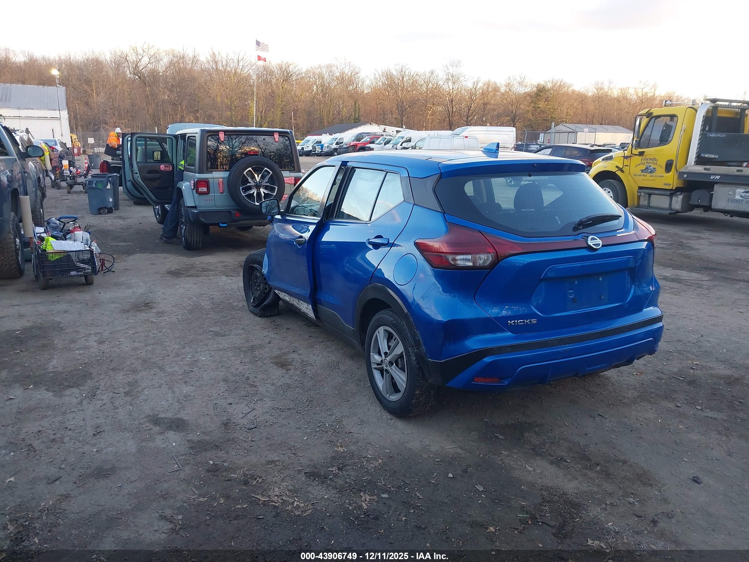 NISSAN KICKS image 3