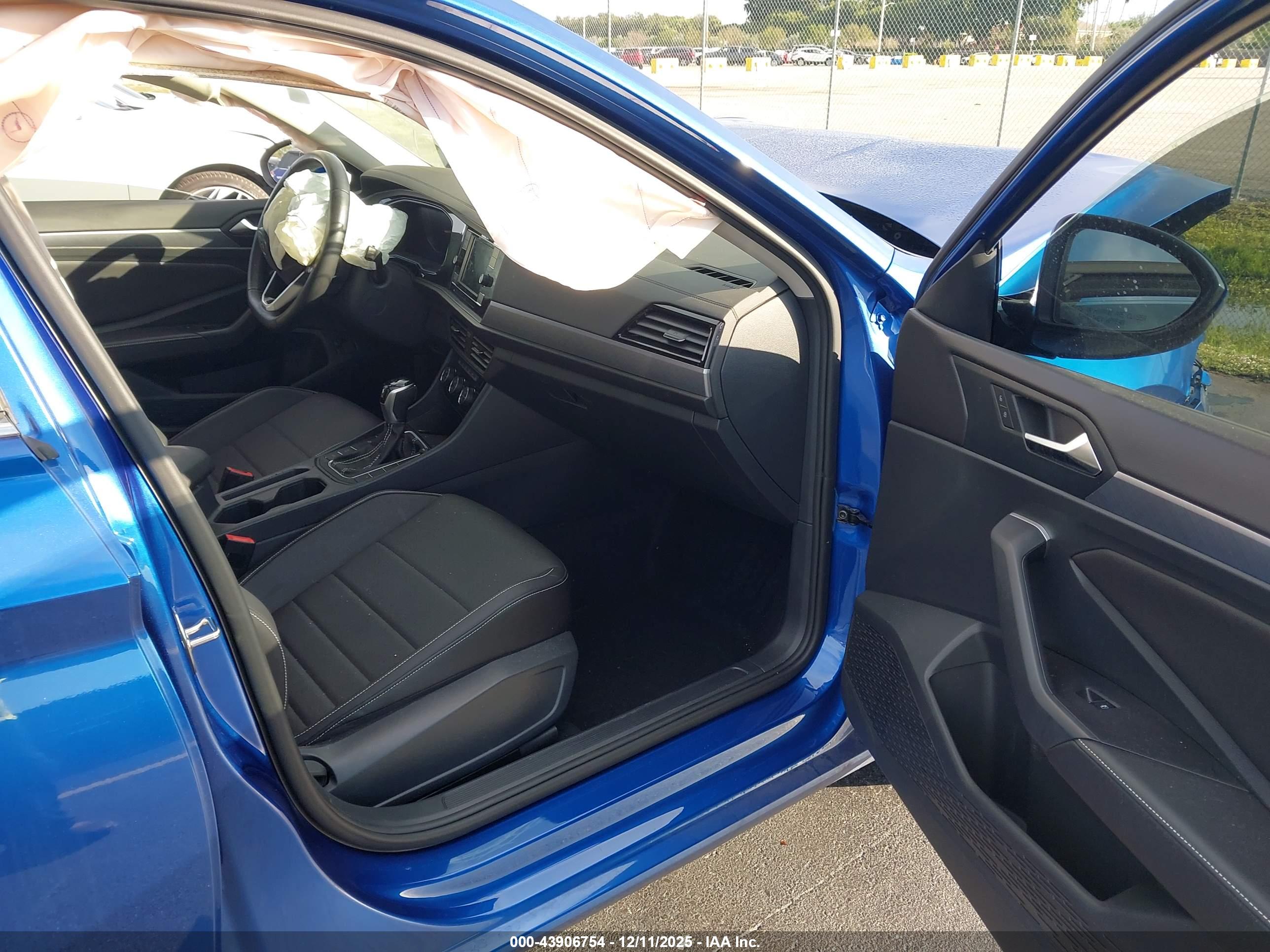 VOLKSWAGEN JETTA image 5
