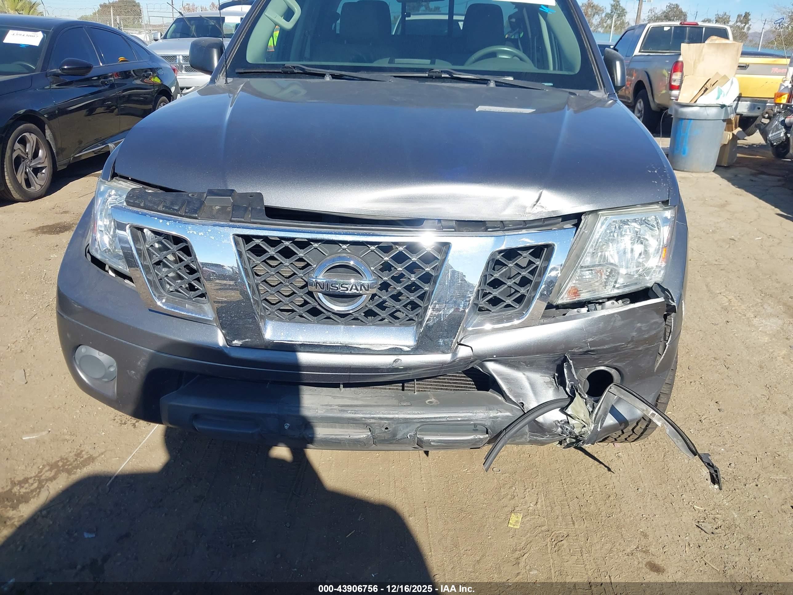 NISSAN FRONTIER image 6