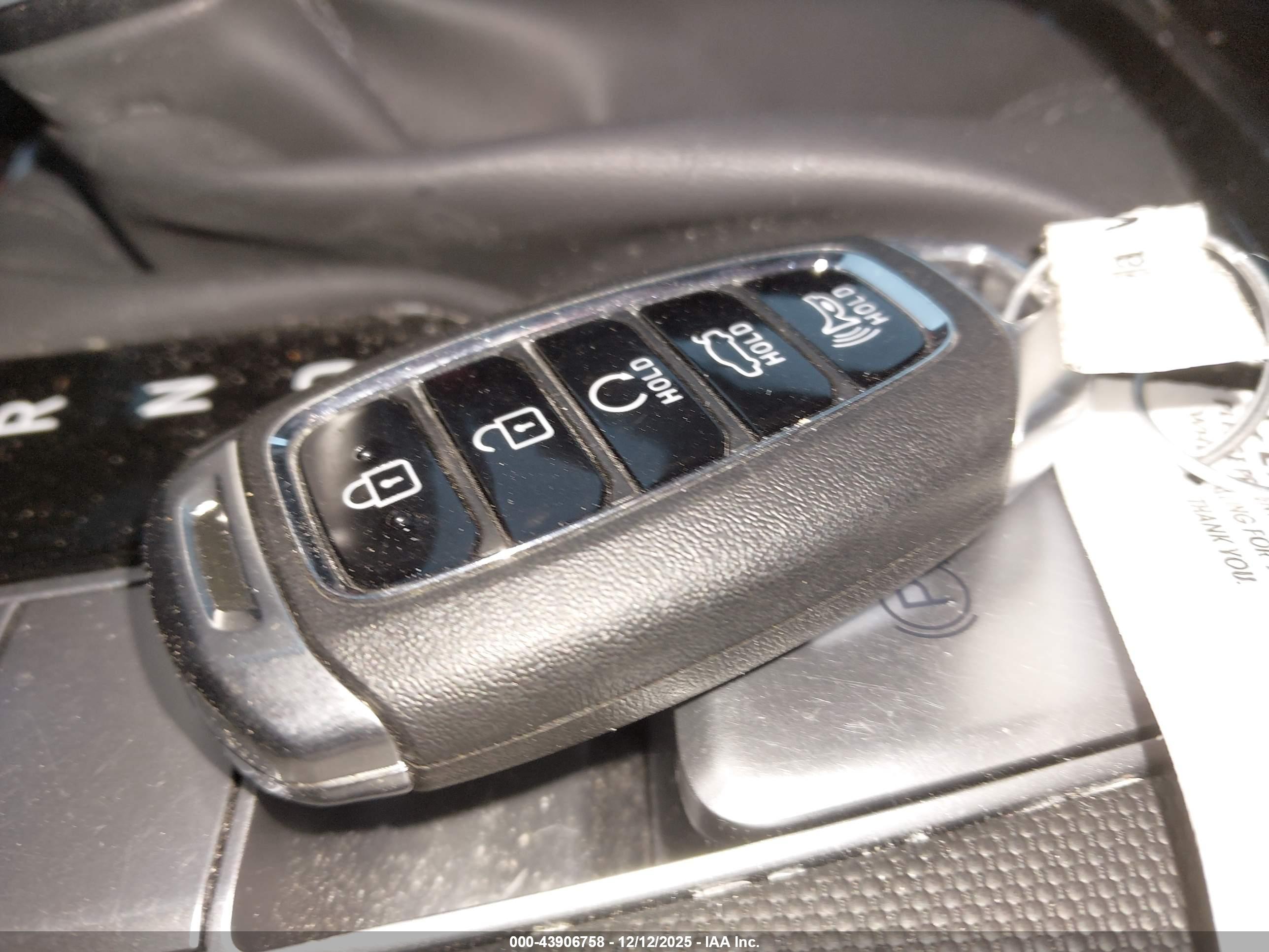 HYUNDAI ELANTRA image 11