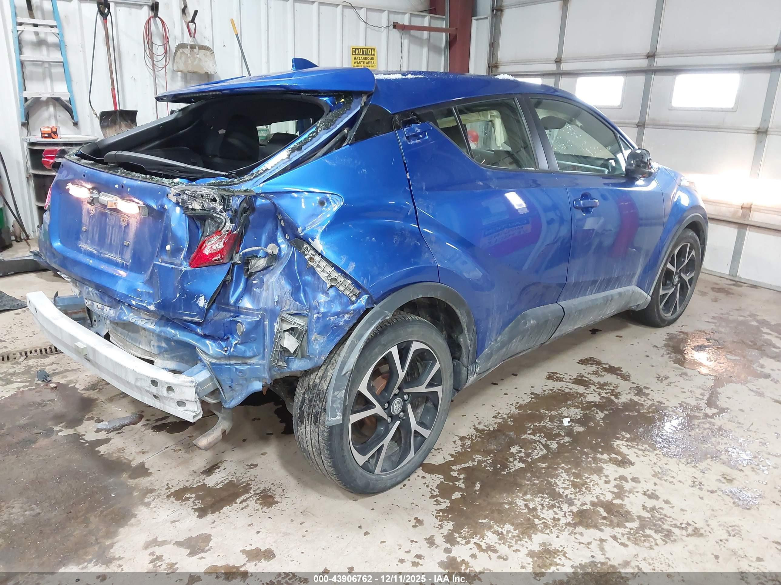 TOYOTA C-HR image 4