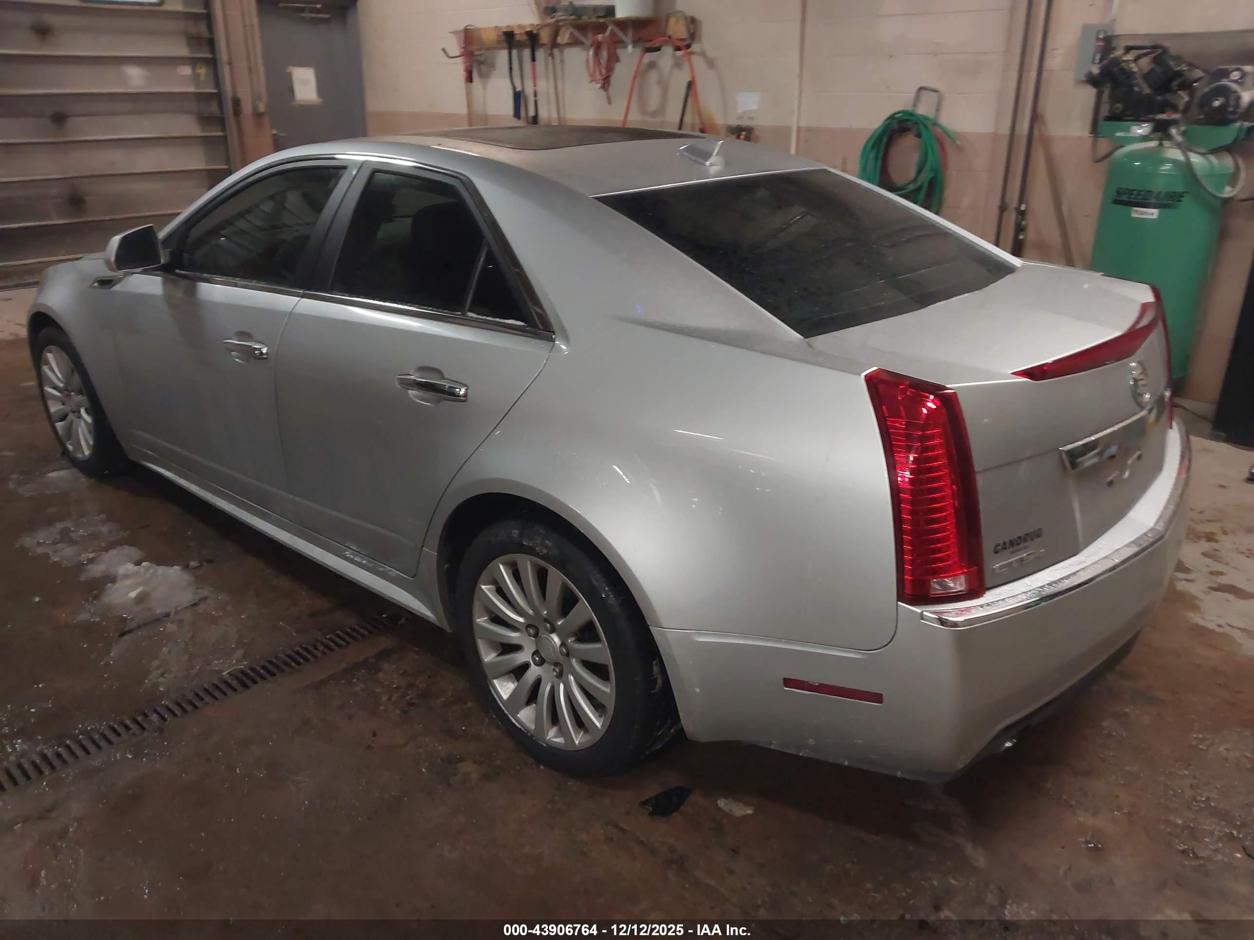 CADILLAC CTS image 3
