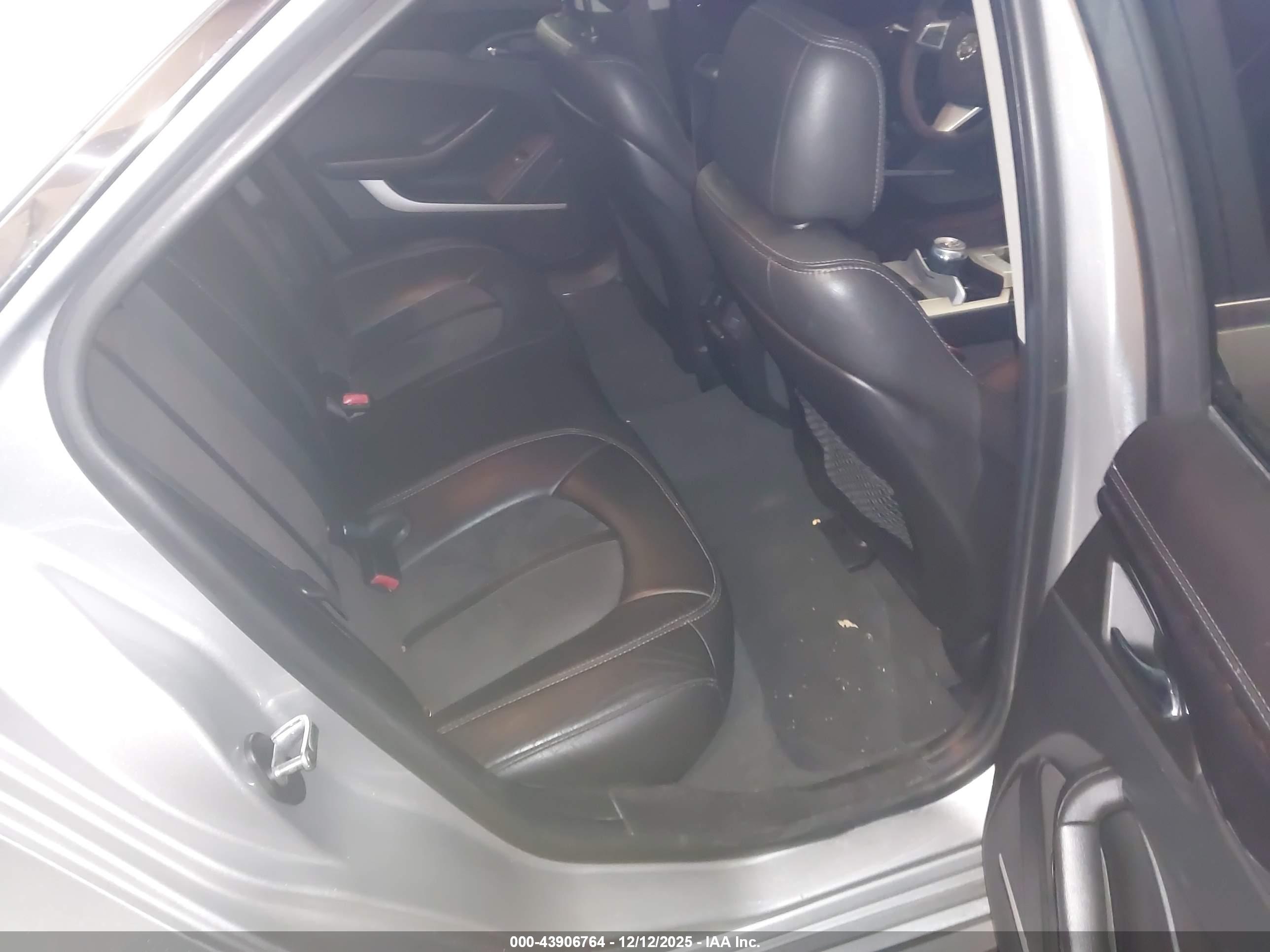 CADILLAC CTS image 8