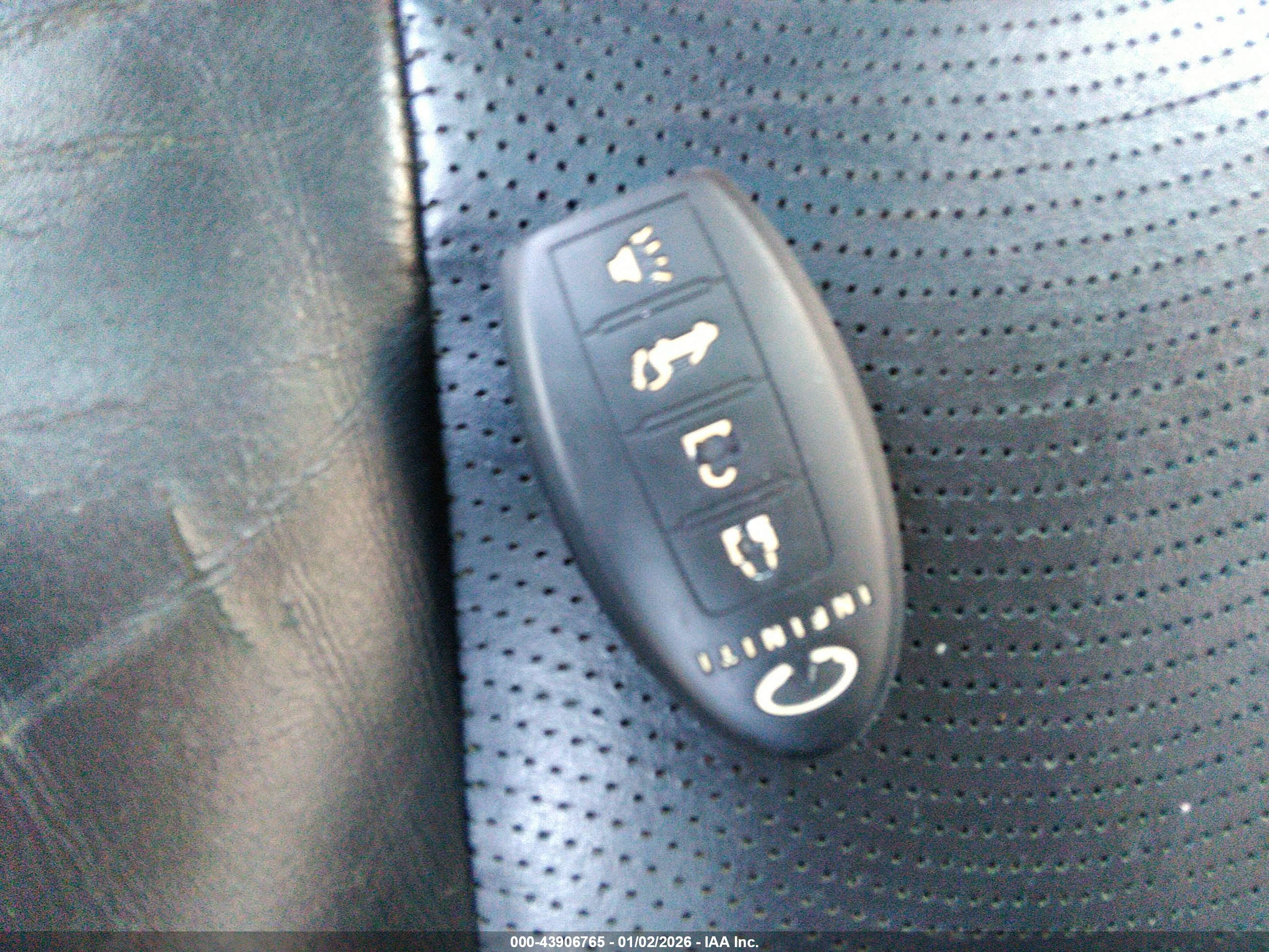 INFINITI Q70L image 11