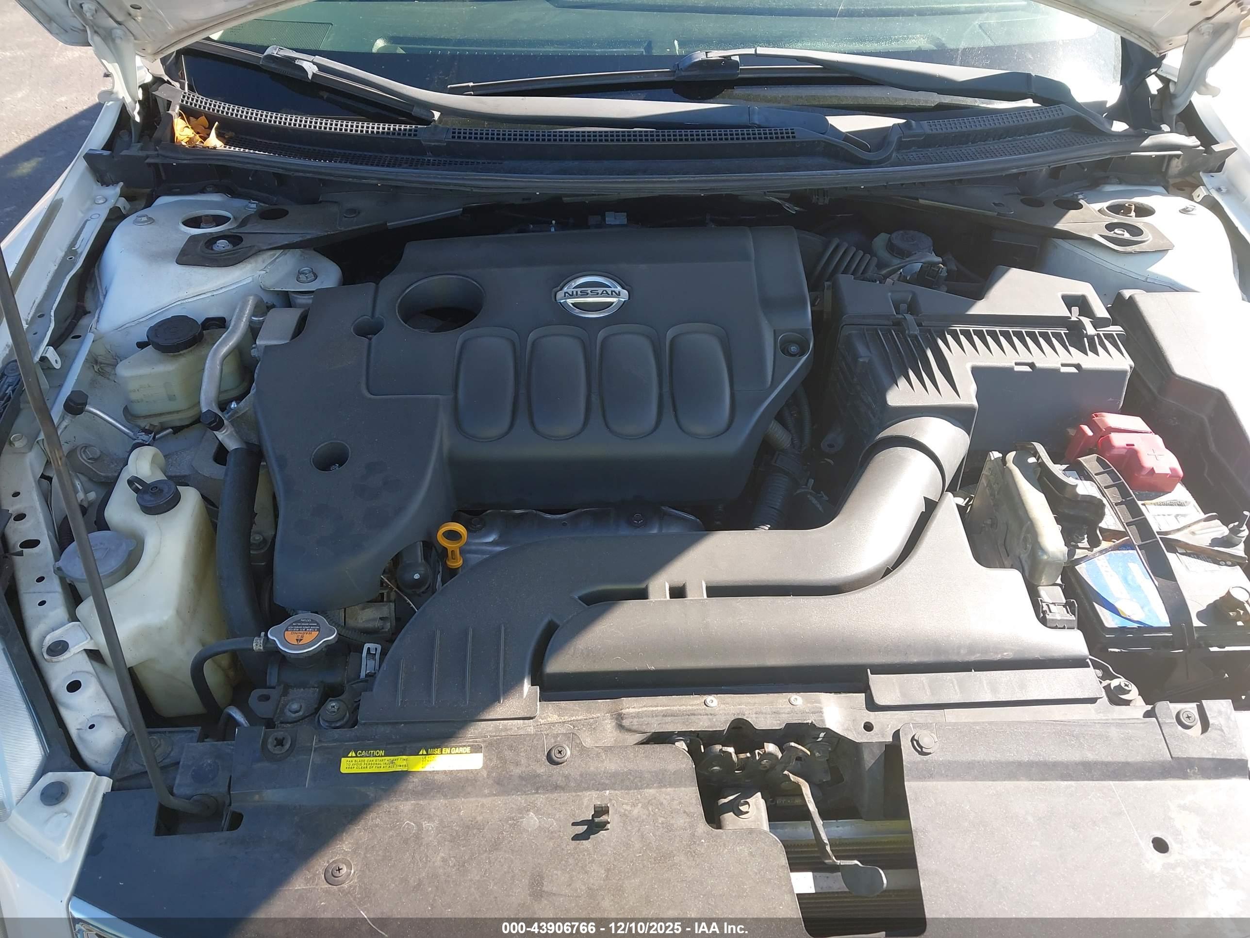 NISSAN ALTIMA image 10