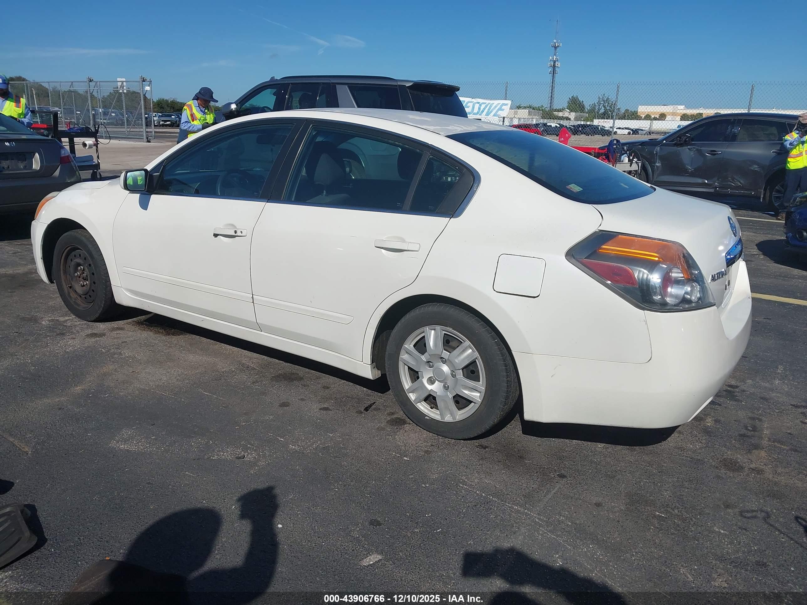 NISSAN ALTIMA image 3