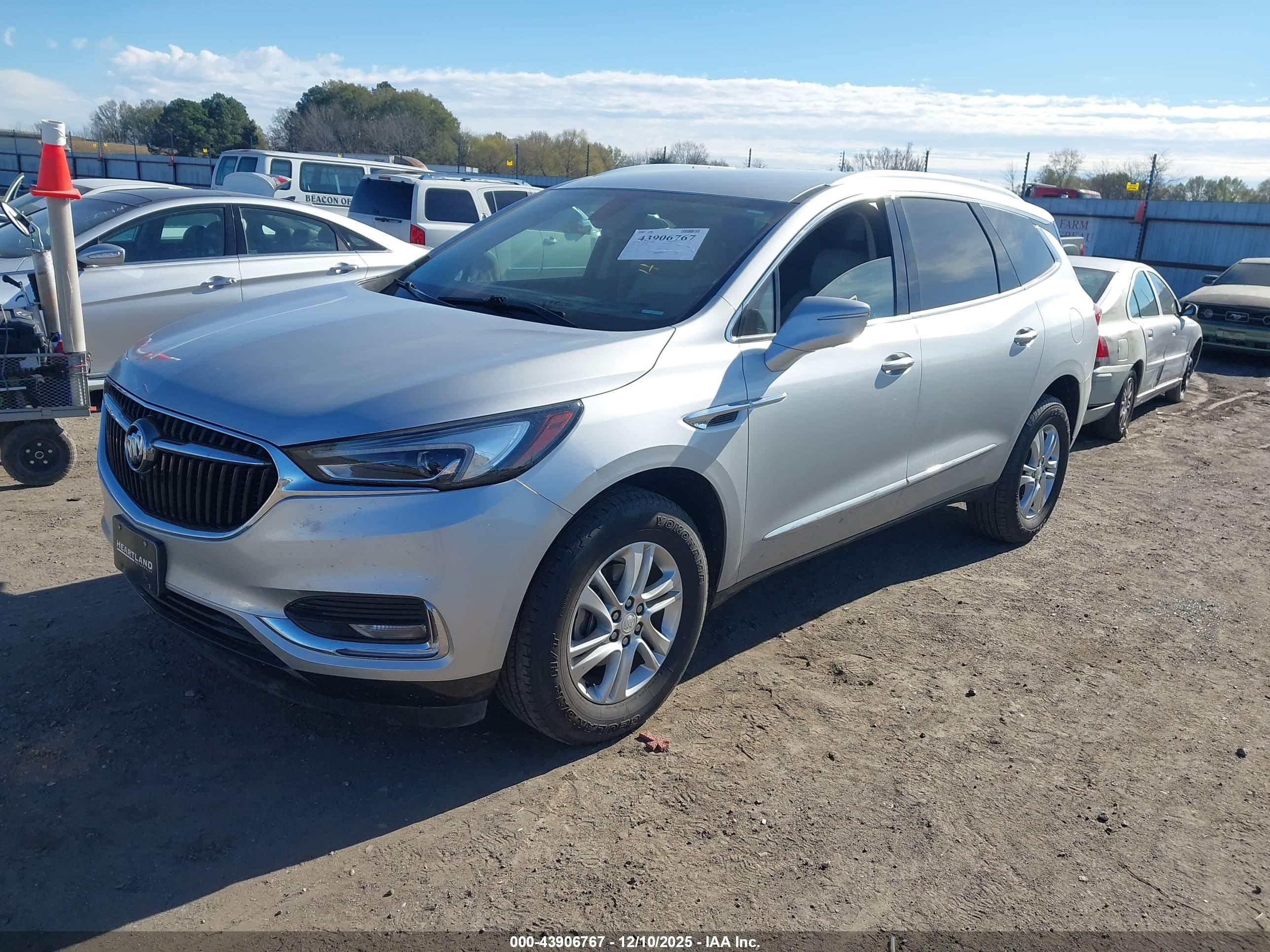 BUICK ENCLAVE image 2