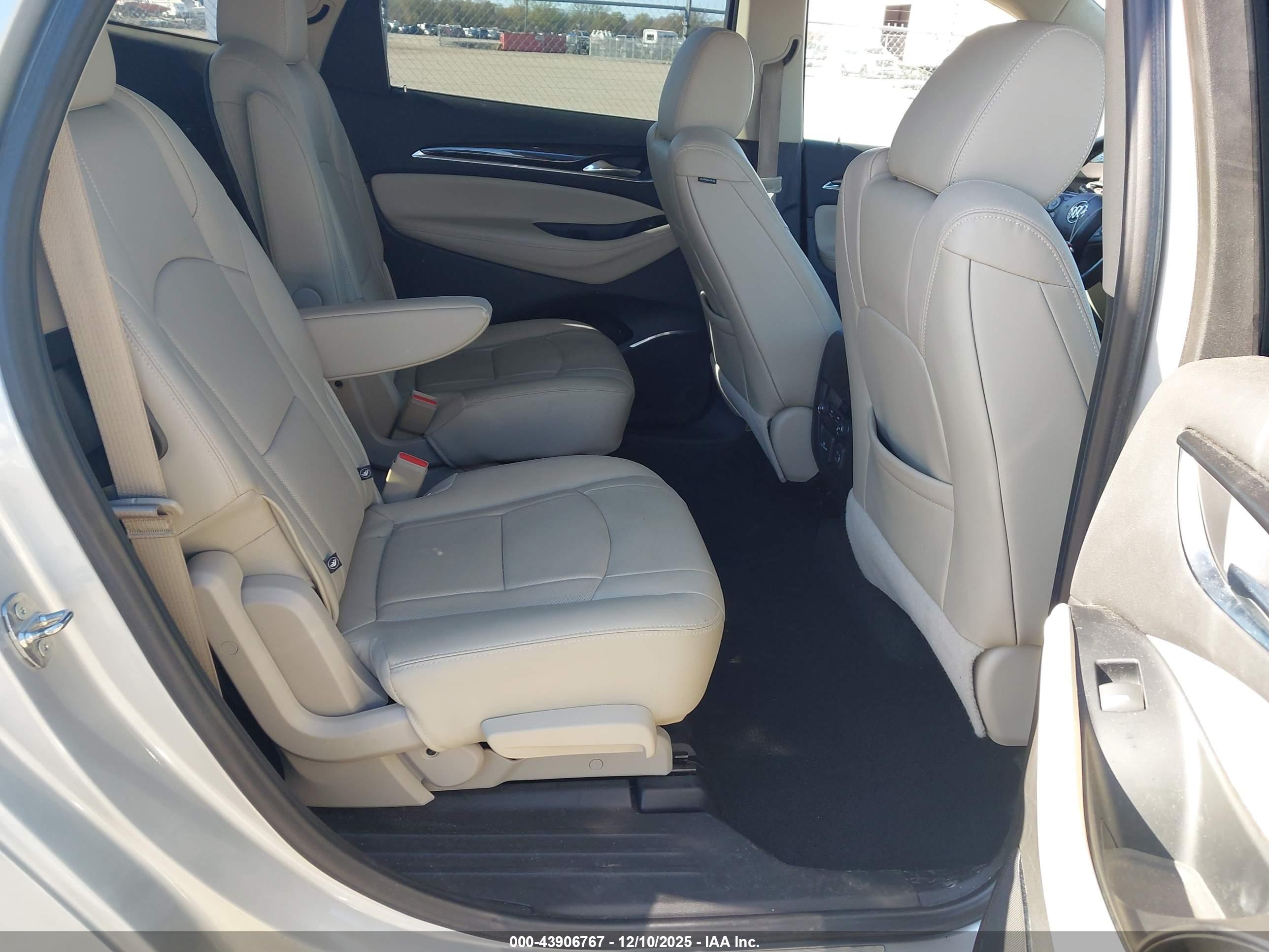 BUICK ENCLAVE image 8