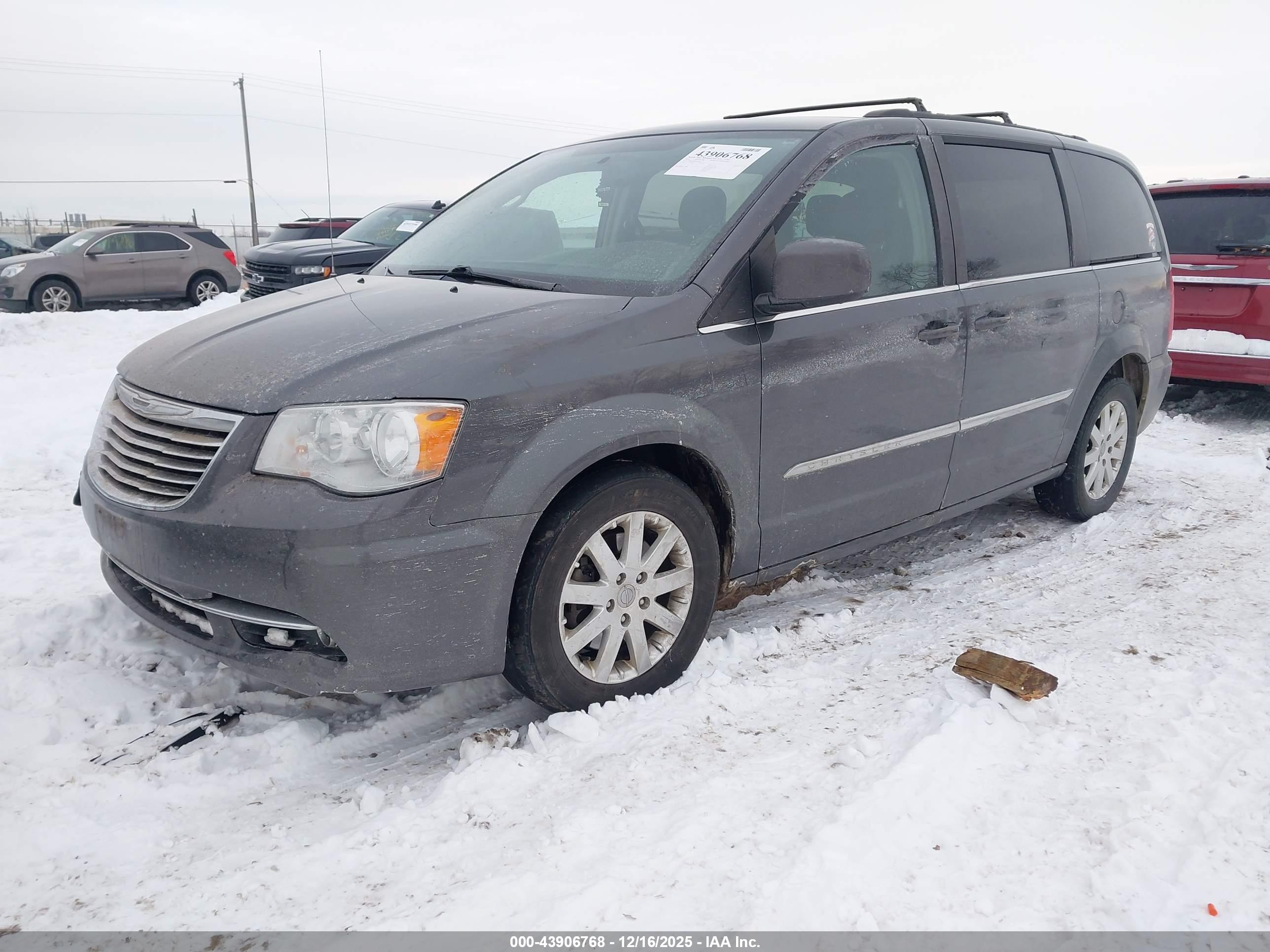 CHRYSLER TOWN image 2