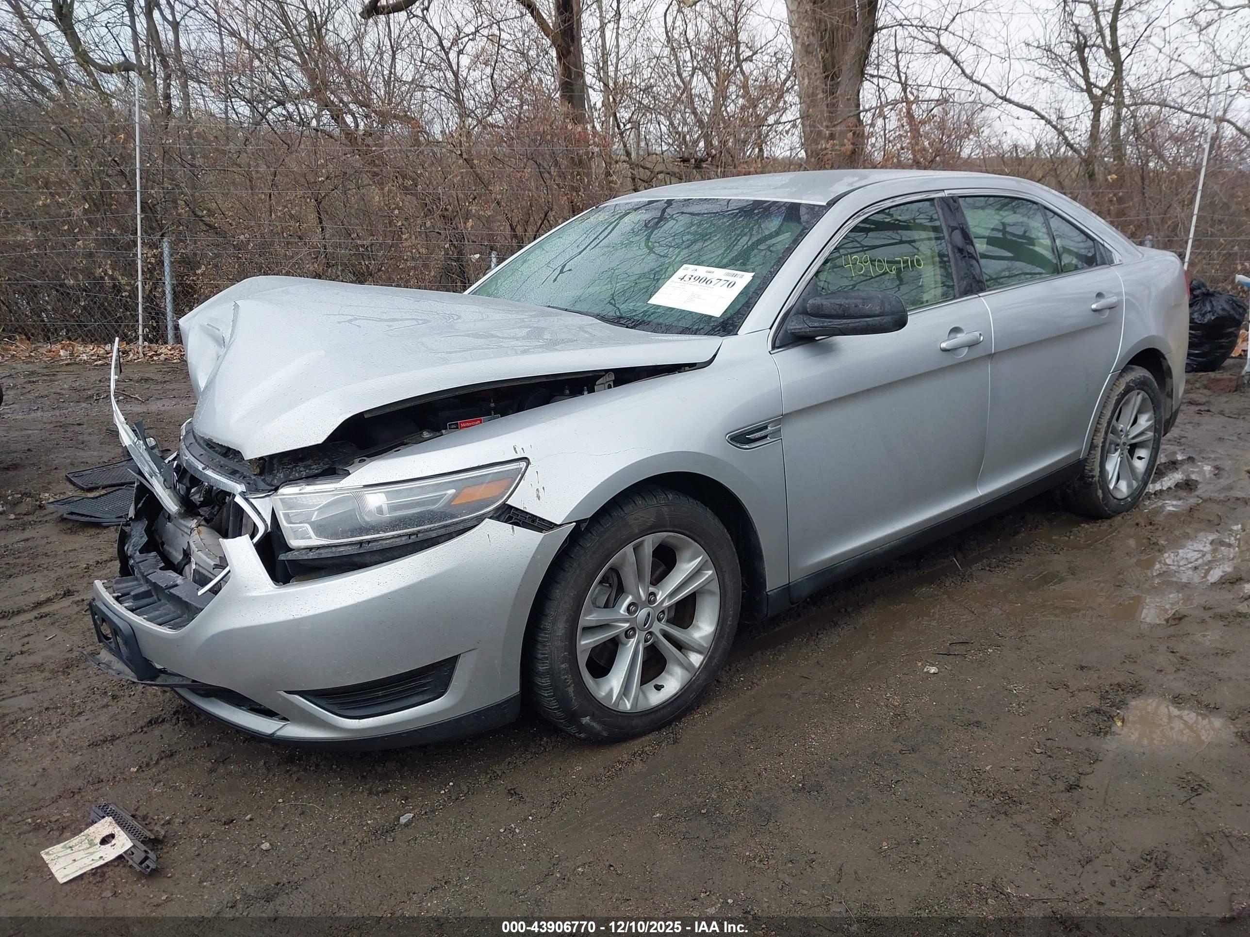 FORD TAURUS image 2