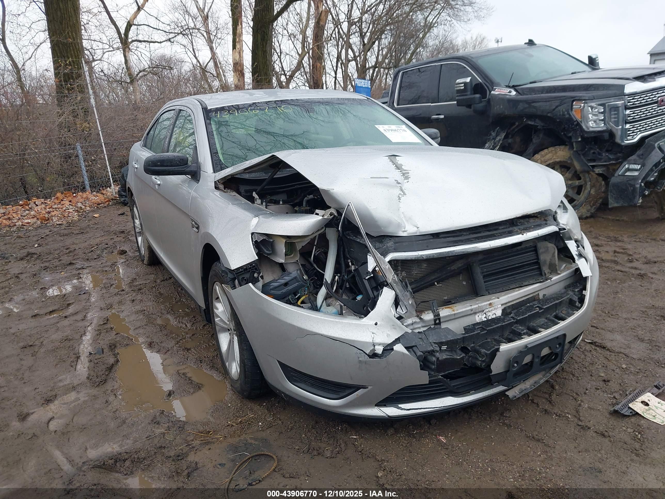 FORD TAURUS image 6