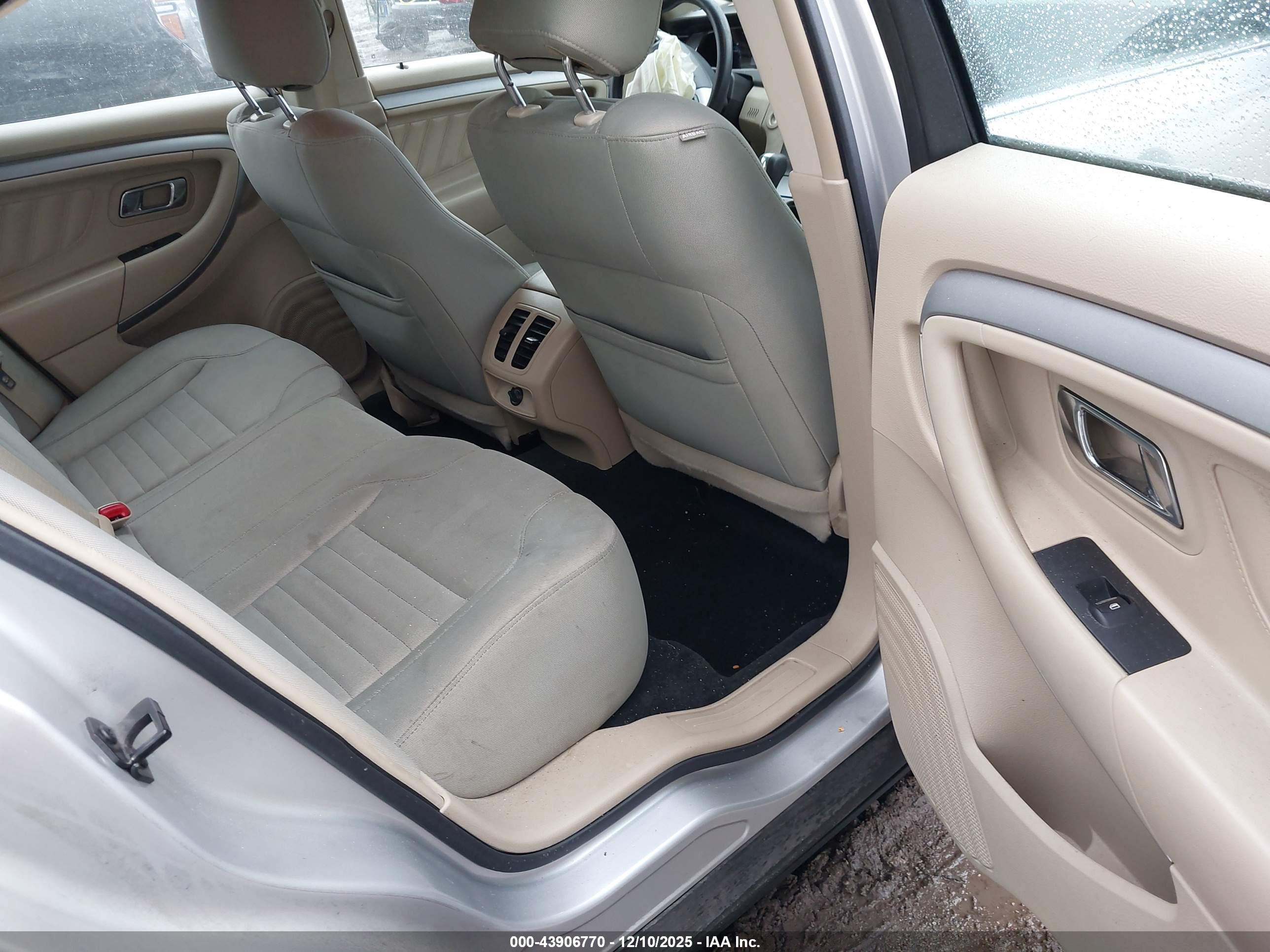 FORD TAURUS image 8