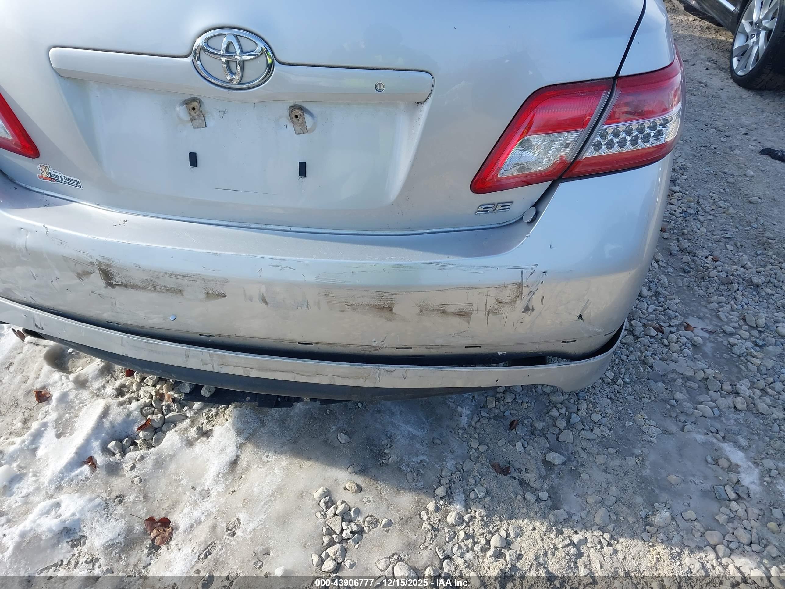 TOYOTA CAMRY image 6